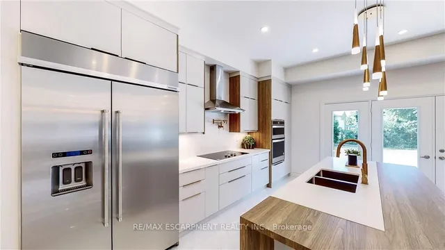 Additional property image - 382A Southcote Rd