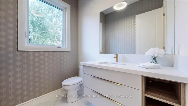 Additional property image - 382A Southcote Rd
