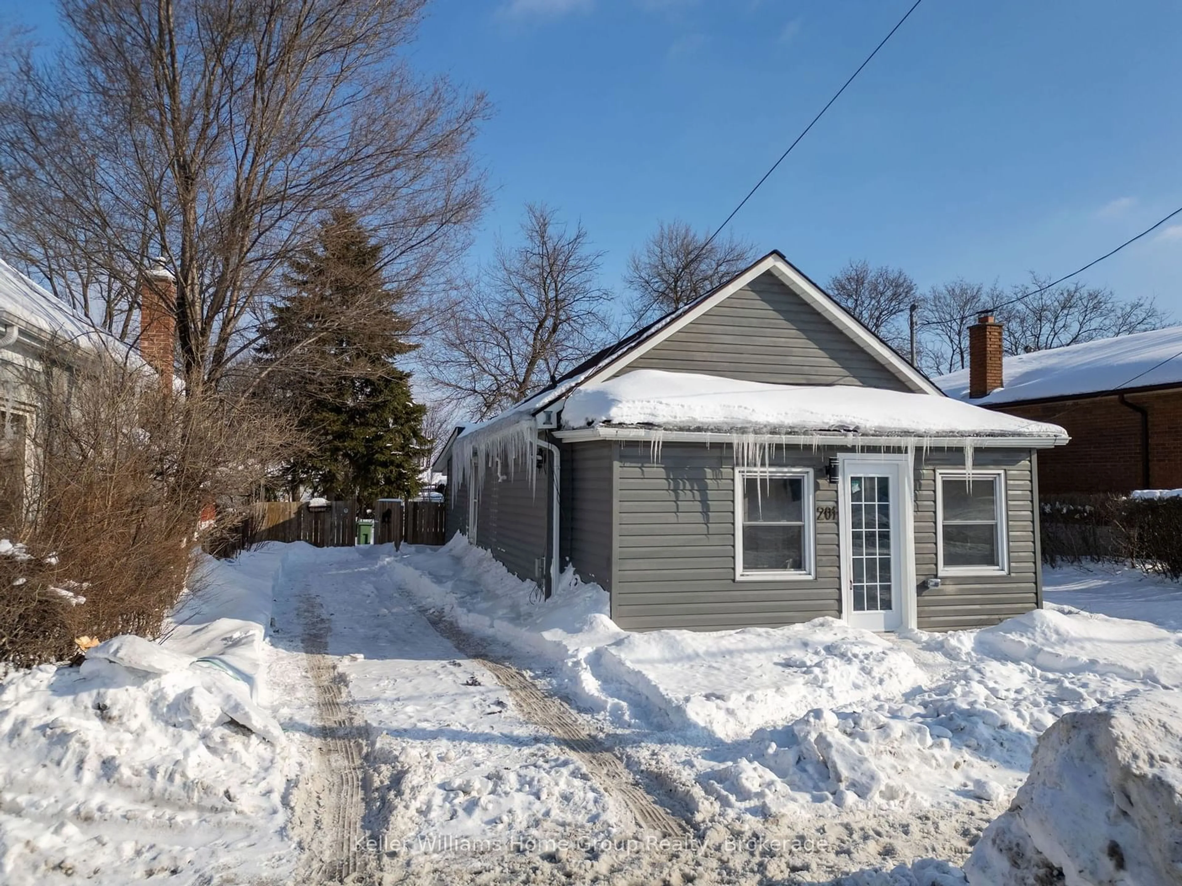 Shed for 201 Fennell Ave, Hamilton Ontario L9A 1S5