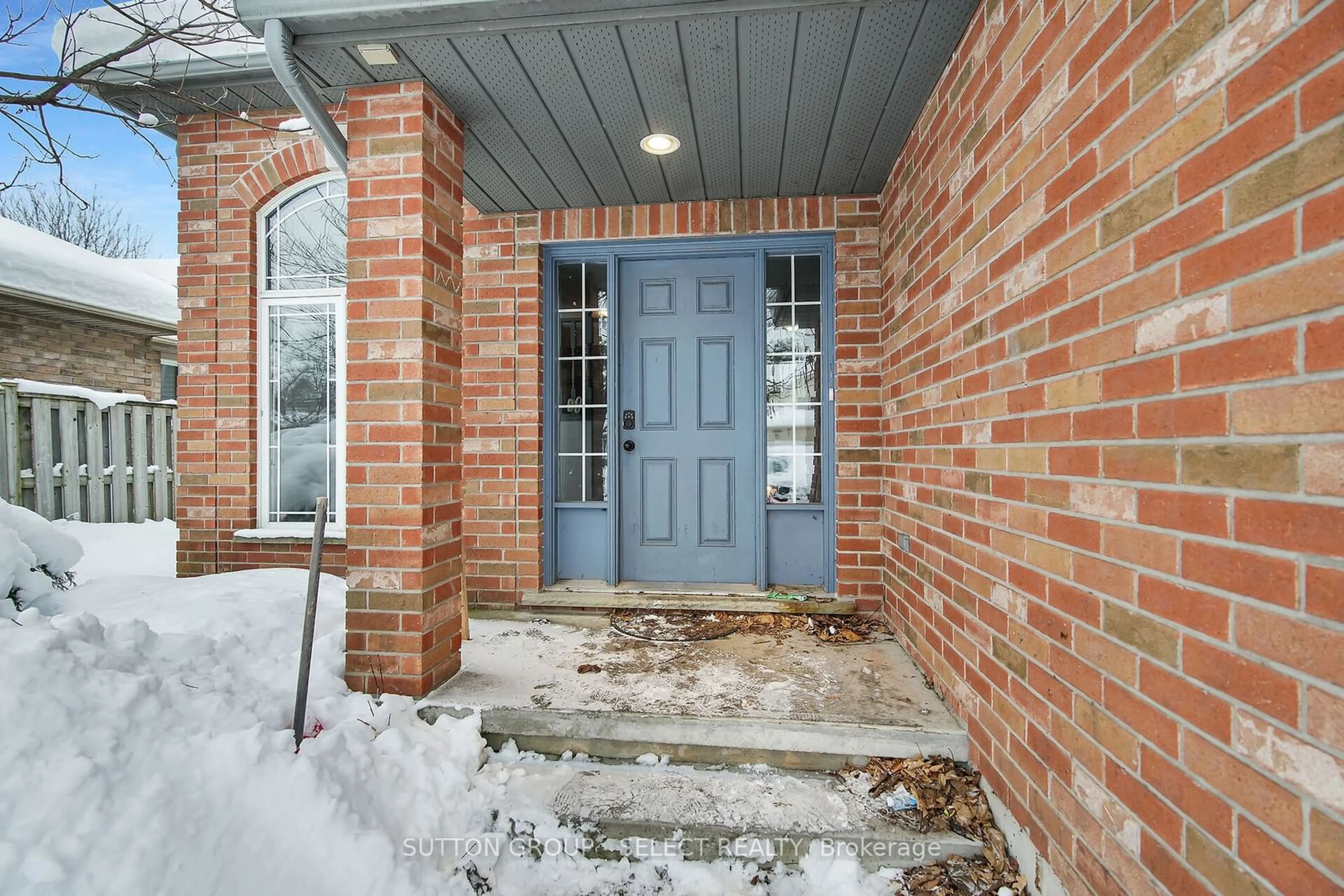 Indoor entryway for 165 THURMAN Circ, London Ontario N5V 4Z1