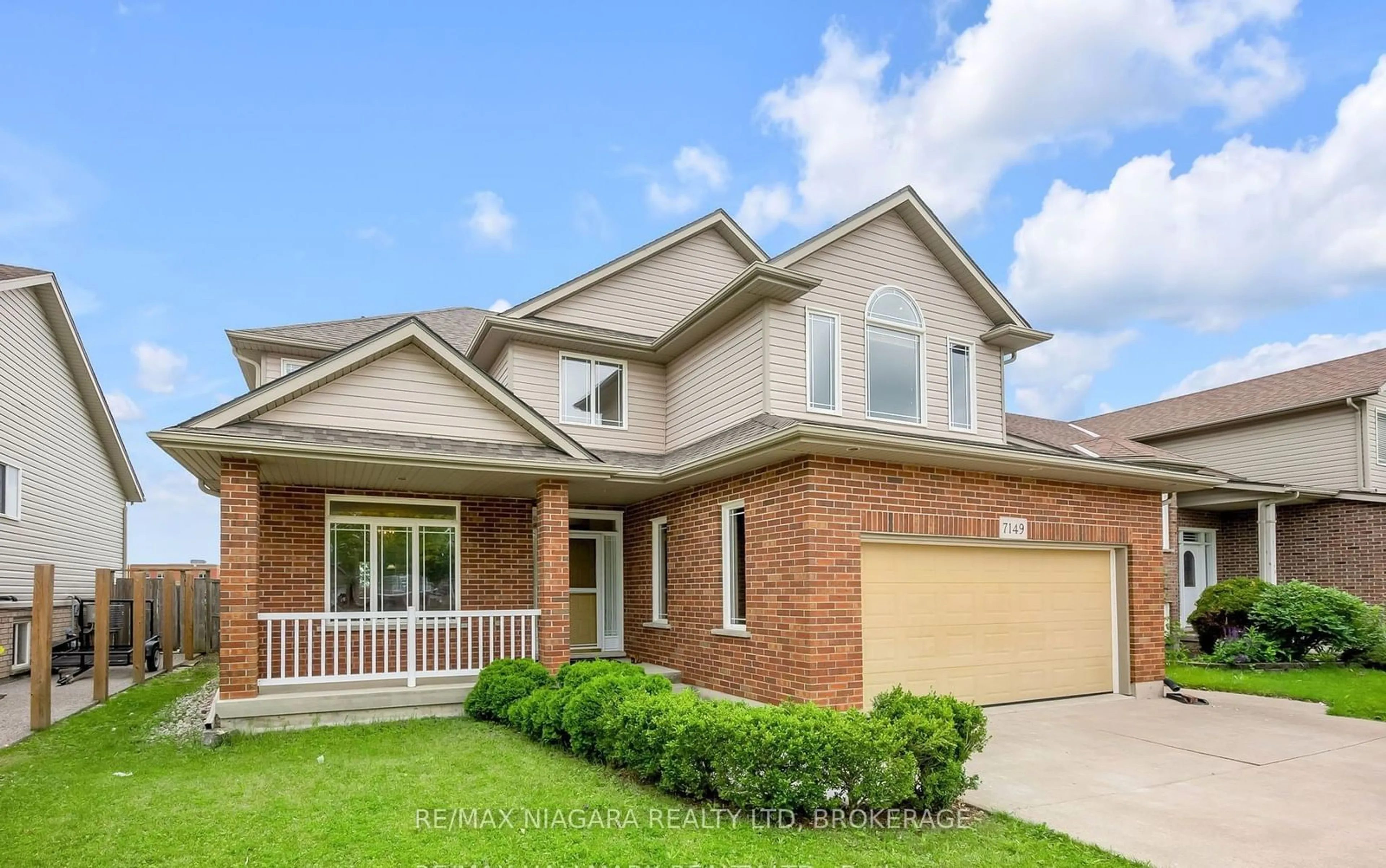 Home with brick exterior material, street for 7149 Parkside Rd, Niagara Falls Ontario L2H 3L6