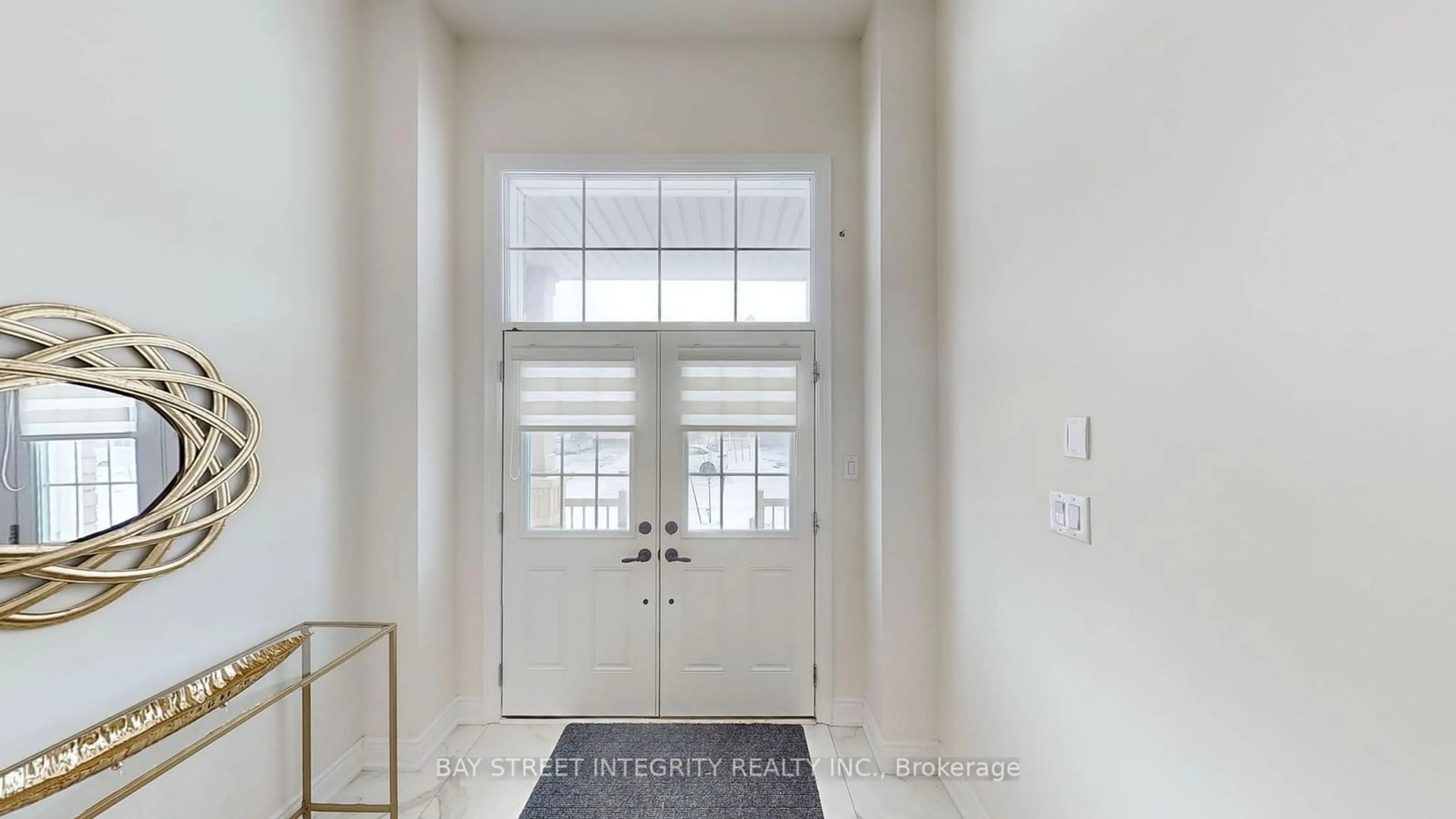 Indoor entryway for 8647 Pawpaw Lane, Niagara Falls Ontario L2H 3S5