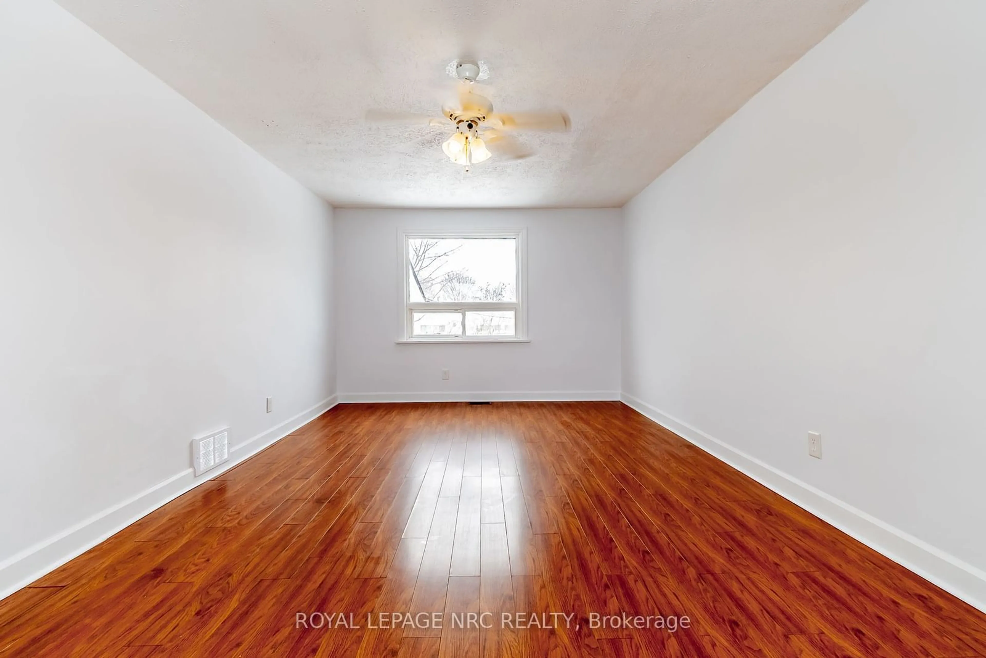 A pic of a room for 112 Mcrae Ave, Port Colborne Ontario L3K 2A8