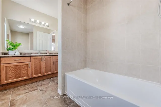 Additional property image - 238 Countrystone Cres