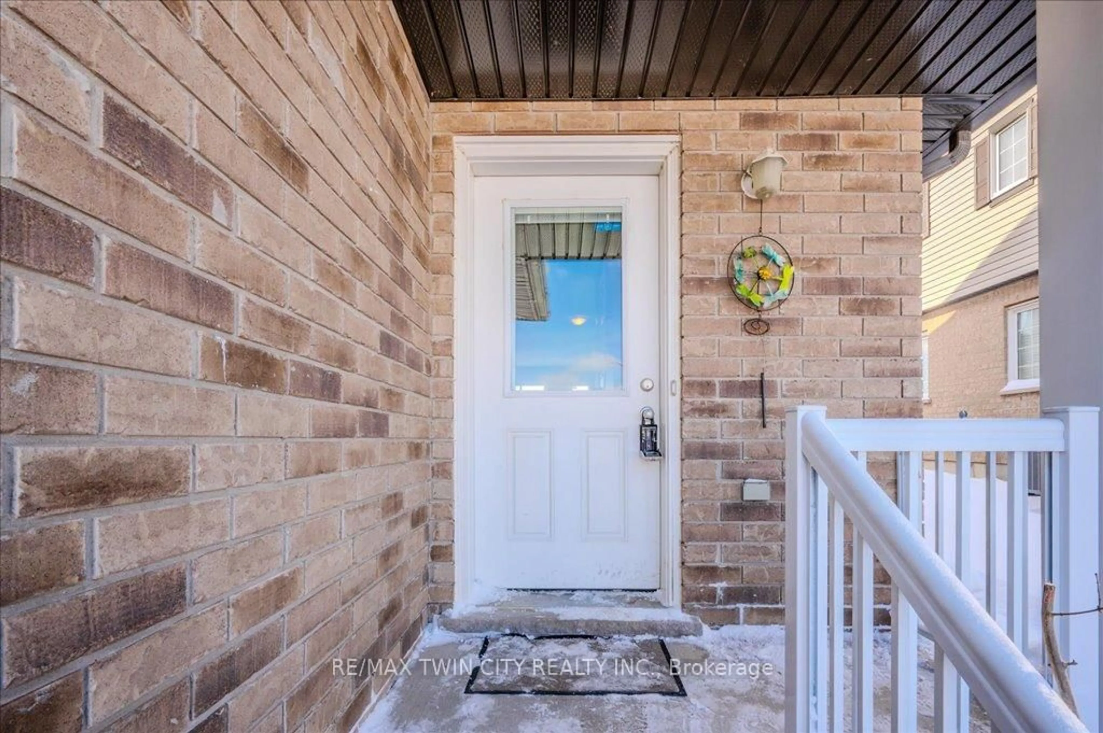 Indoor entryway for 238 Countrystone Cres, Kitchener Ontario N2N 3S2