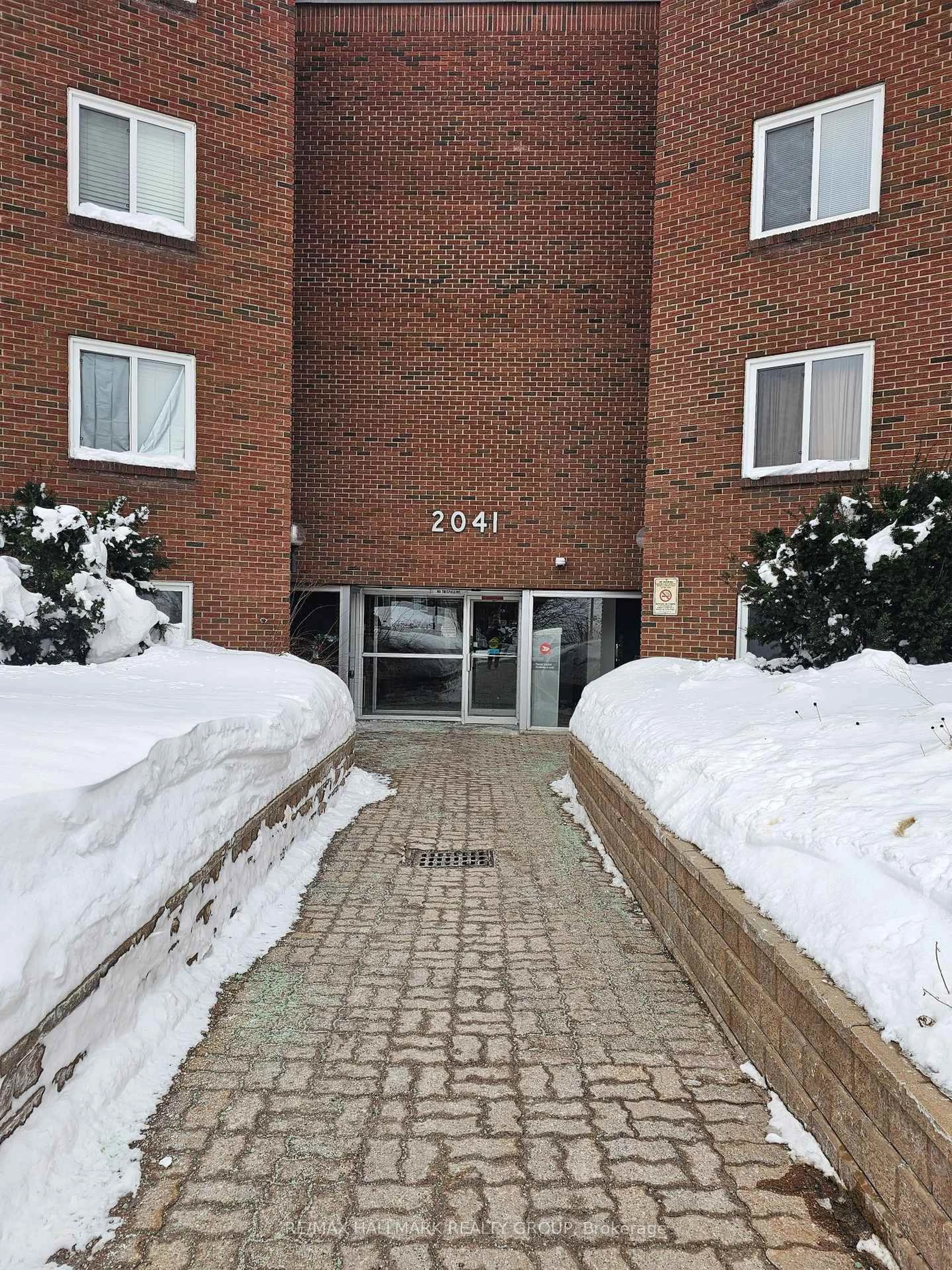 Indoor foyer for 2041 Arrowsmith Dr #404C, Beacon Hill North - South and Area Ontario K1J 7V7