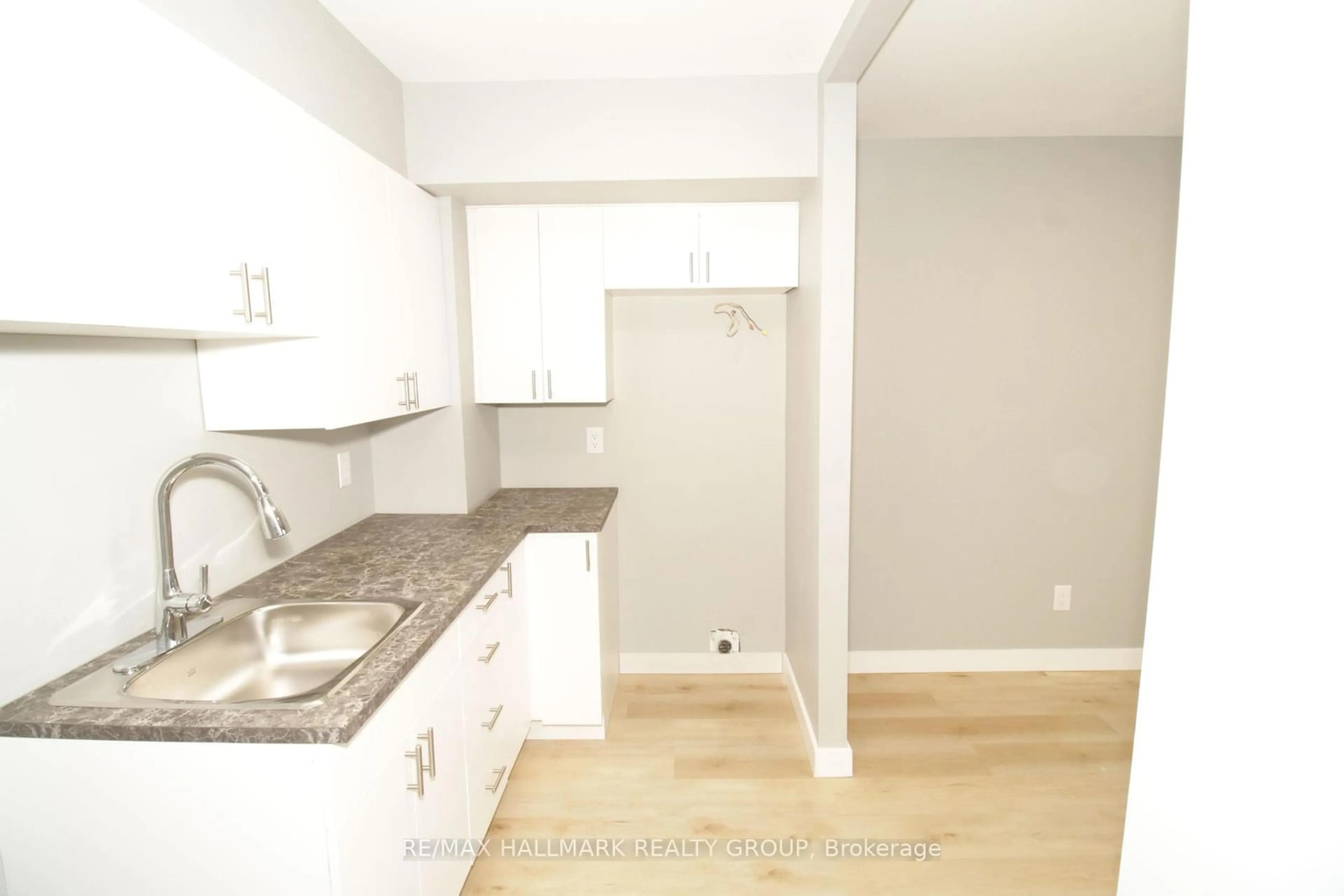 Standard kitchen, unknown for 2041 Arrowsmith Dr #404C, Beacon Hill North - South and Area Ontario K1J 7V7