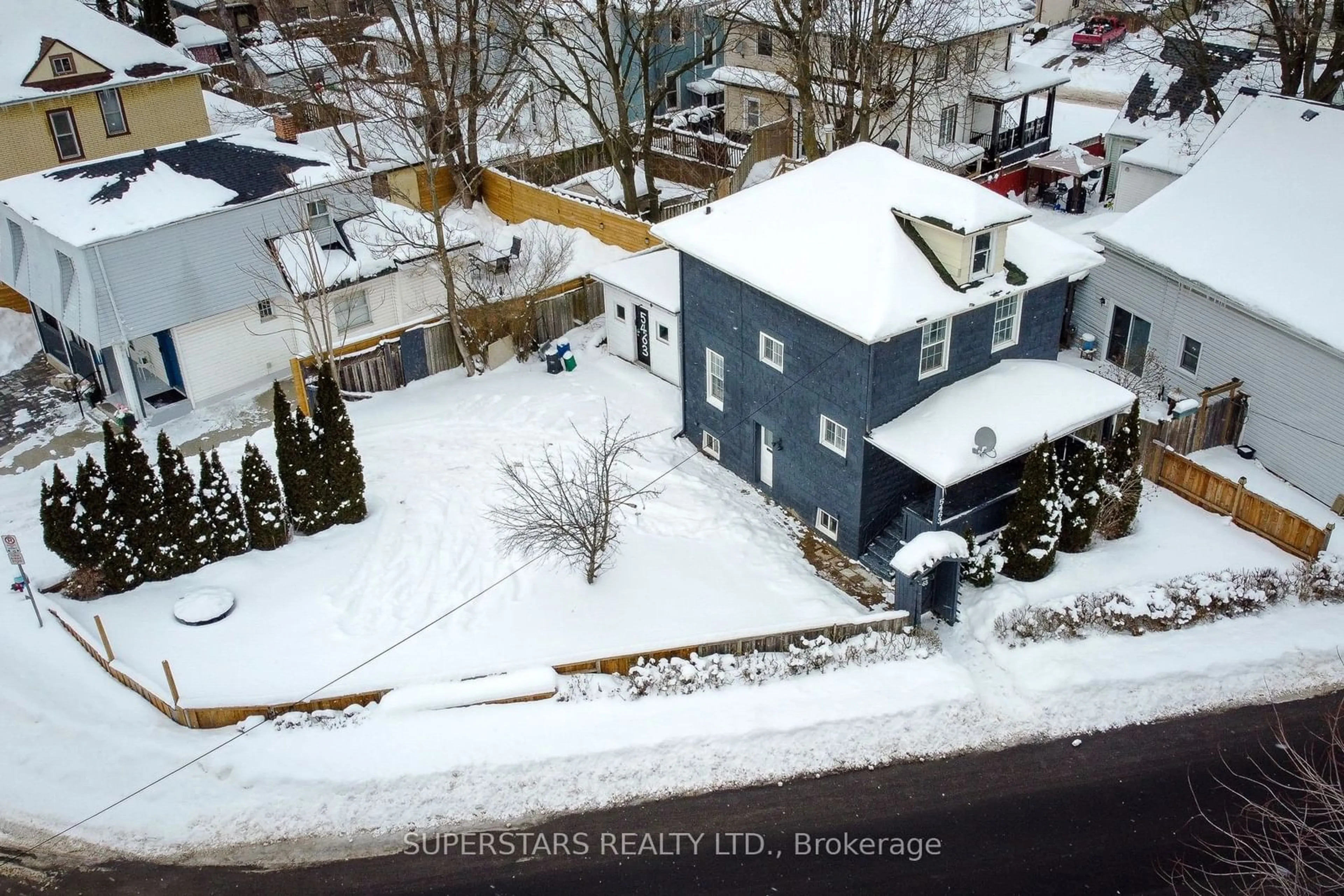 A pic from outside/outdoor area/front of a property/back of a property/a pic from drone, city buildings view from balcony for 5463 Palmer Ave, Niagara Falls Ontario L2E 3V2