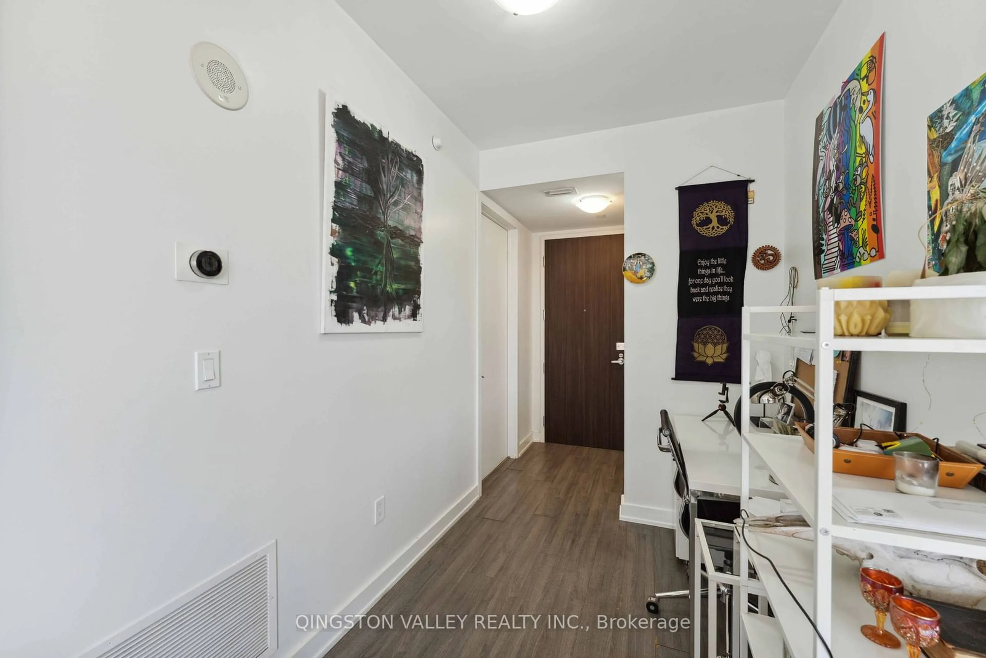 Indoor entryway for 111 CHAMPAGNE Ave #1411, Dows Lake - Civic Hospital and Area Ontario K1S 5V3