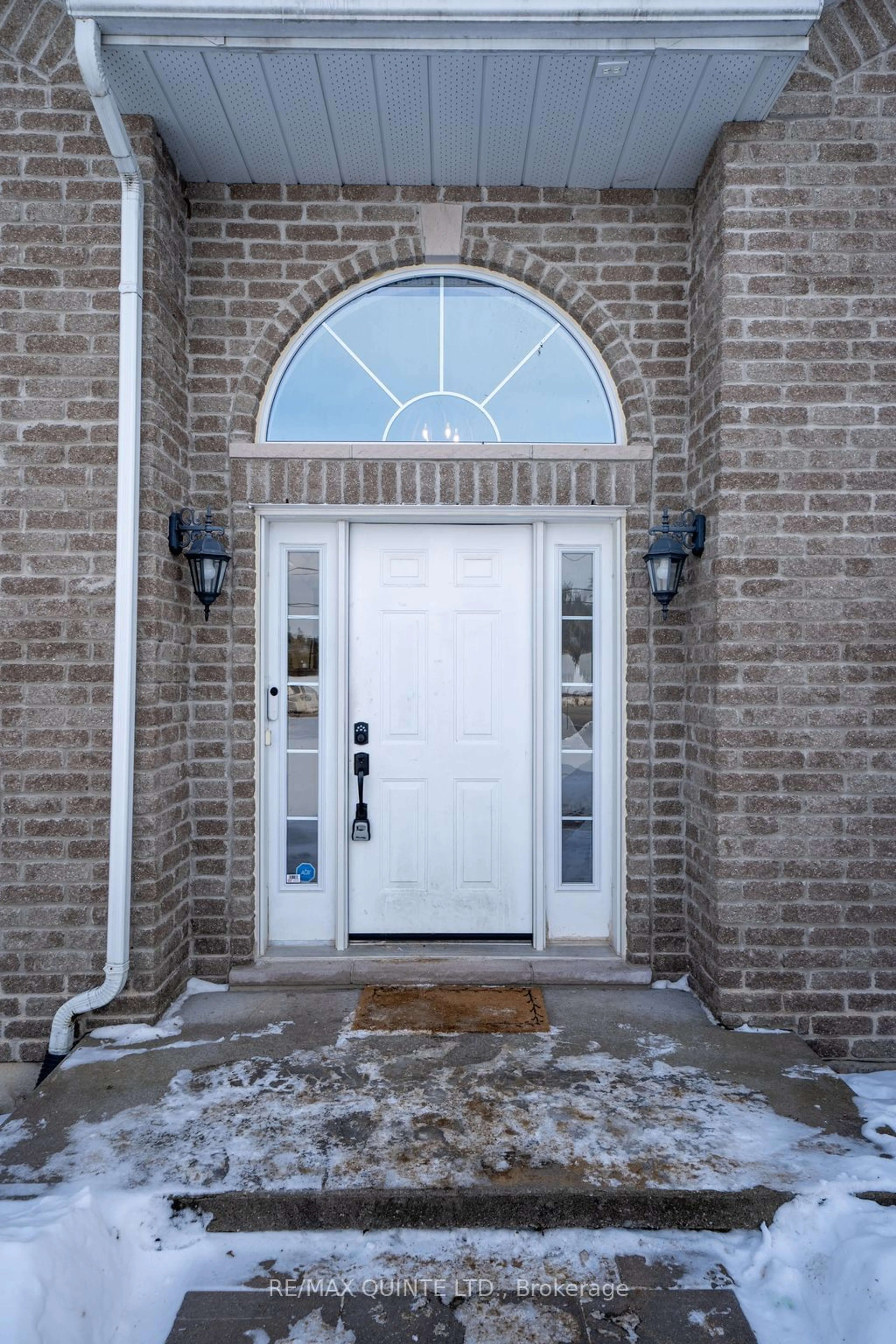 Indoor entryway for 544 Townsend Rd, Belleville Ontario K0K 3E0