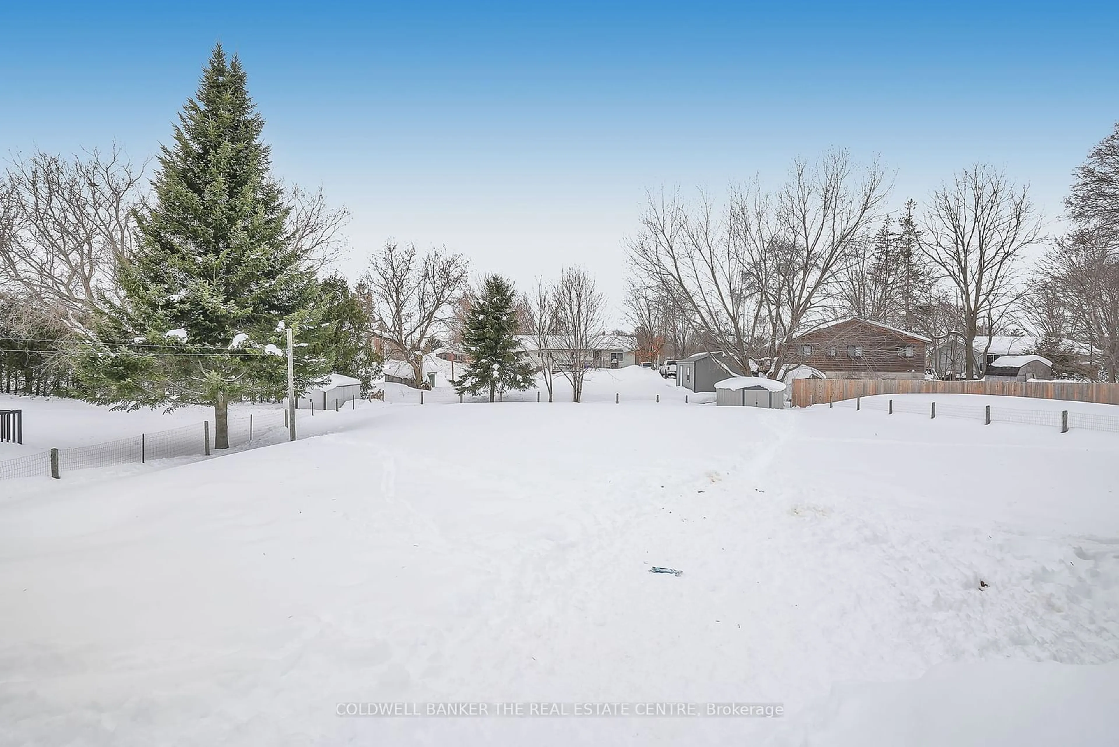 A pic from outside/outdoor area/front of a property/back of a property/a pic from drone, unknown for 96 Elm St, Kawartha Lakes Ontario K0M 2T0