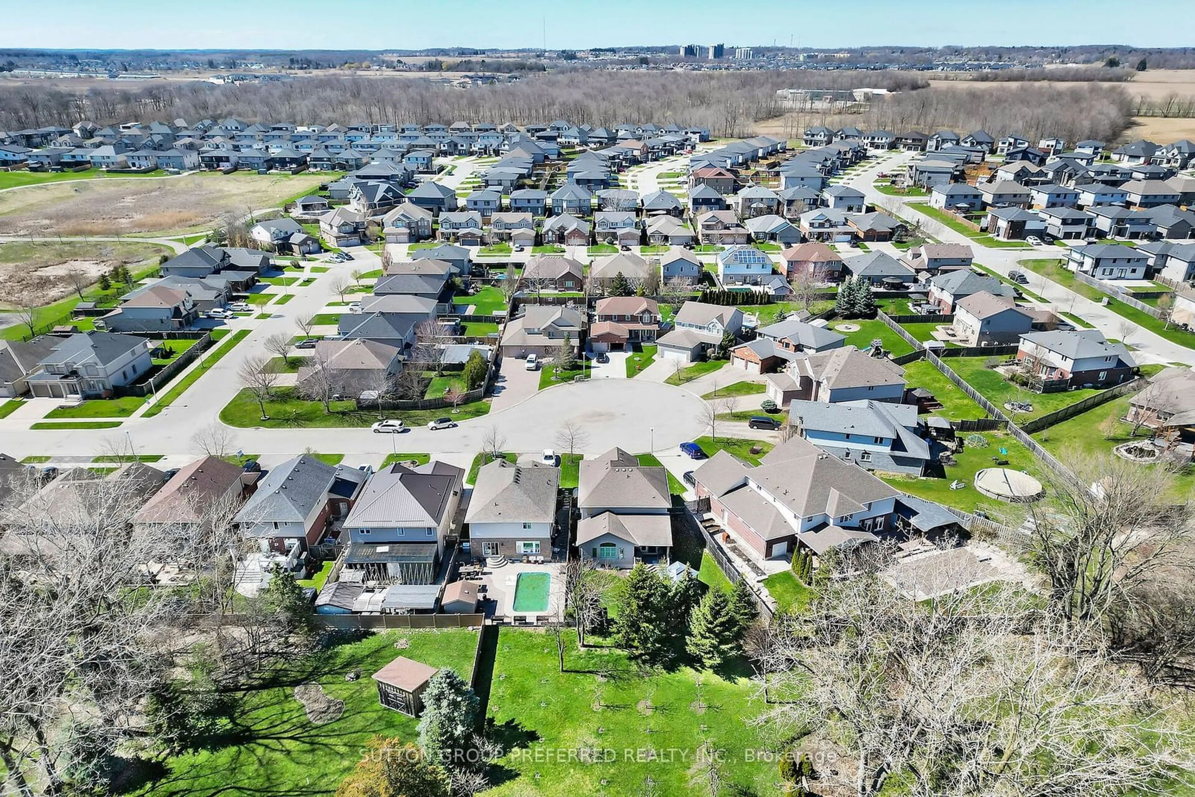 A pic from outside/outdoor area/front of a property/back of a property/a pic from drone, street for 6517 Beattie St, London Ontario N6P 1T9