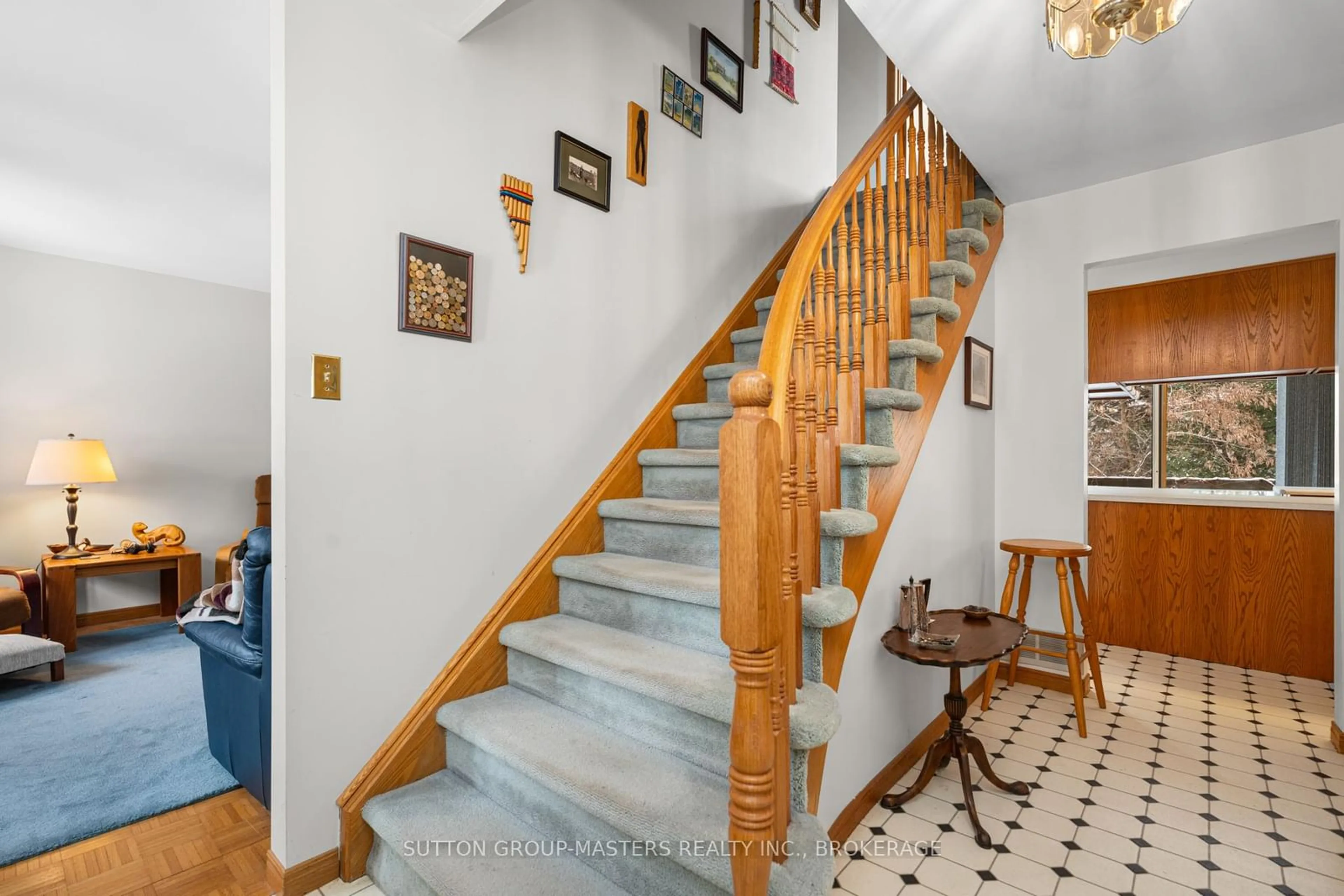 Stairs for 2263 Isle Of Man Rd, Kingston Ontario K7L 4V3