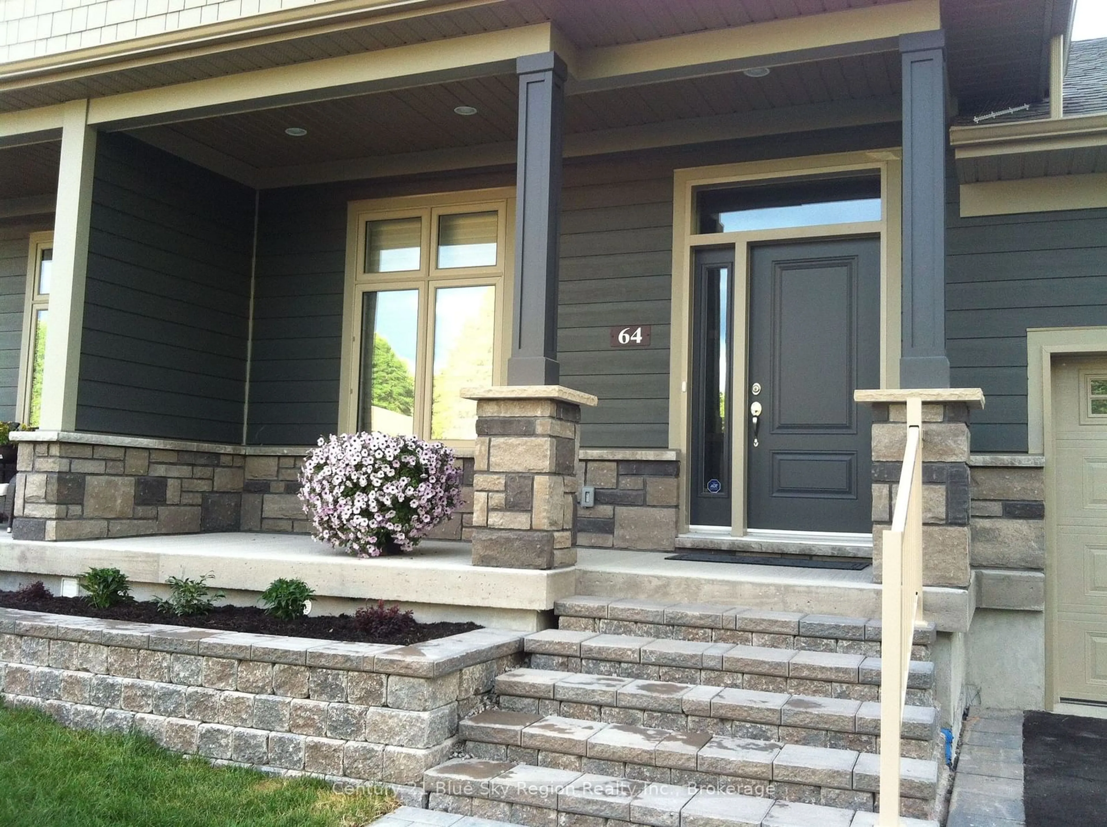 Indoor entryway for 64 Bain Dr, North Bay Ontario P1C 0B6