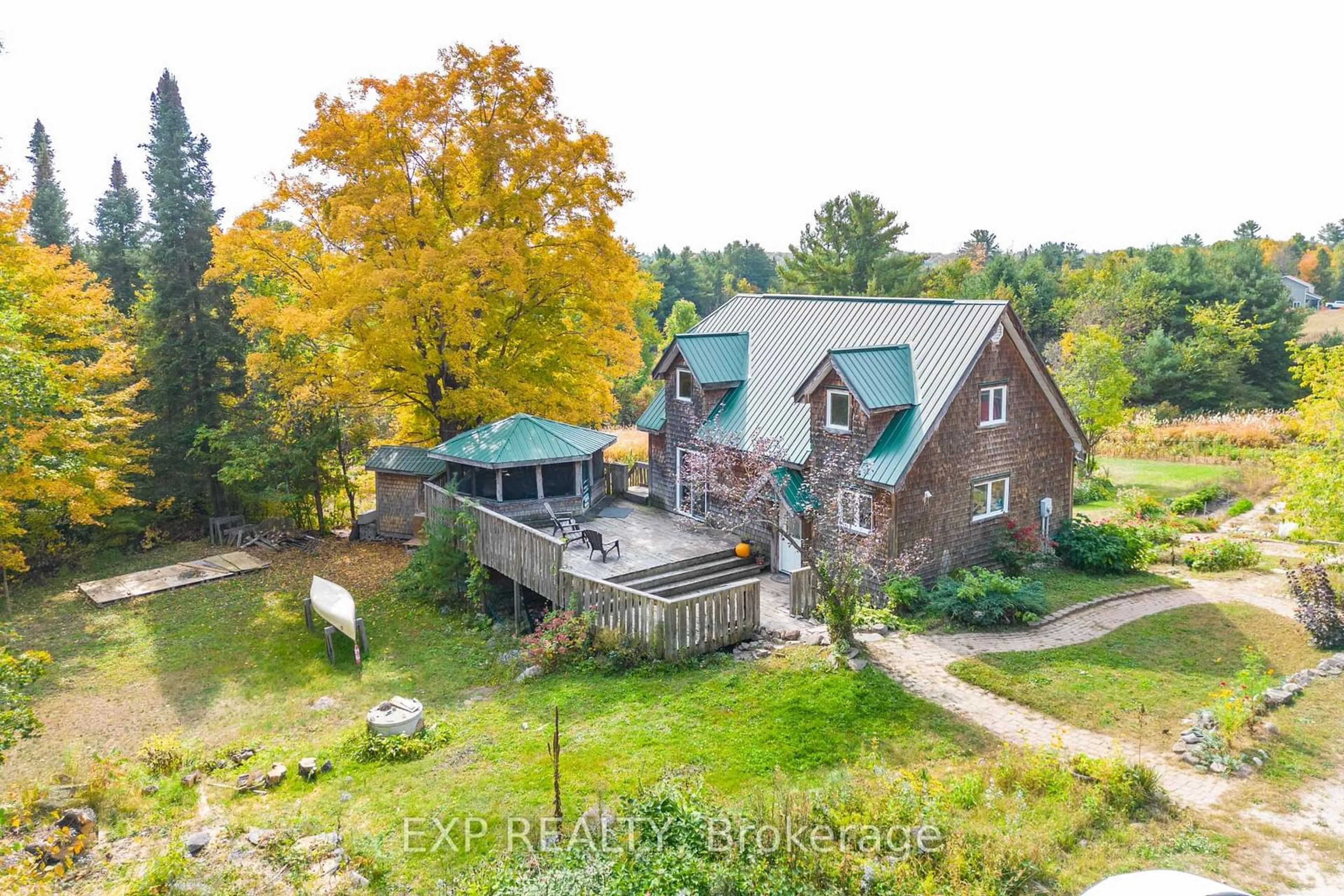 A pic from outside/outdoor area/front of a property/back of a property/a pic from drone, unknown for 1197 LOWER SPRUCE HEDGE Rd, Greater Madawaska Ontario K0J 1G0