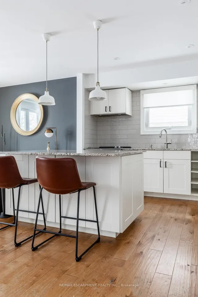 Additional property image - 98 Forestgate Dr