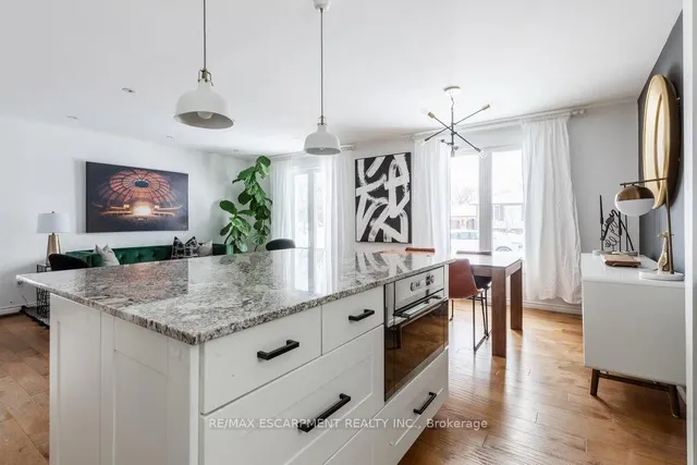 Additional property image - 98 Forestgate Dr