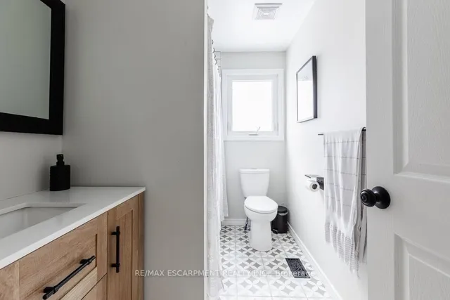 Additional property image - 98 Forestgate Dr