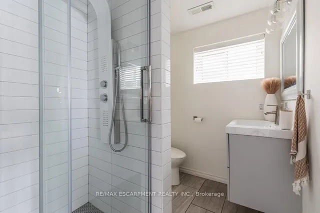 Additional property image - 98 Forestgate Dr