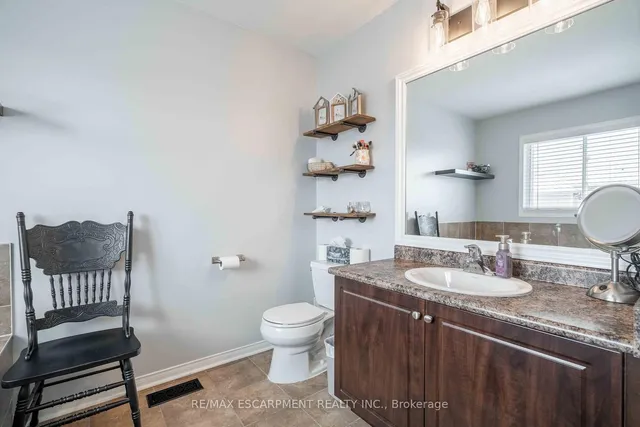 Additional property image - 212 Bradley Ave
