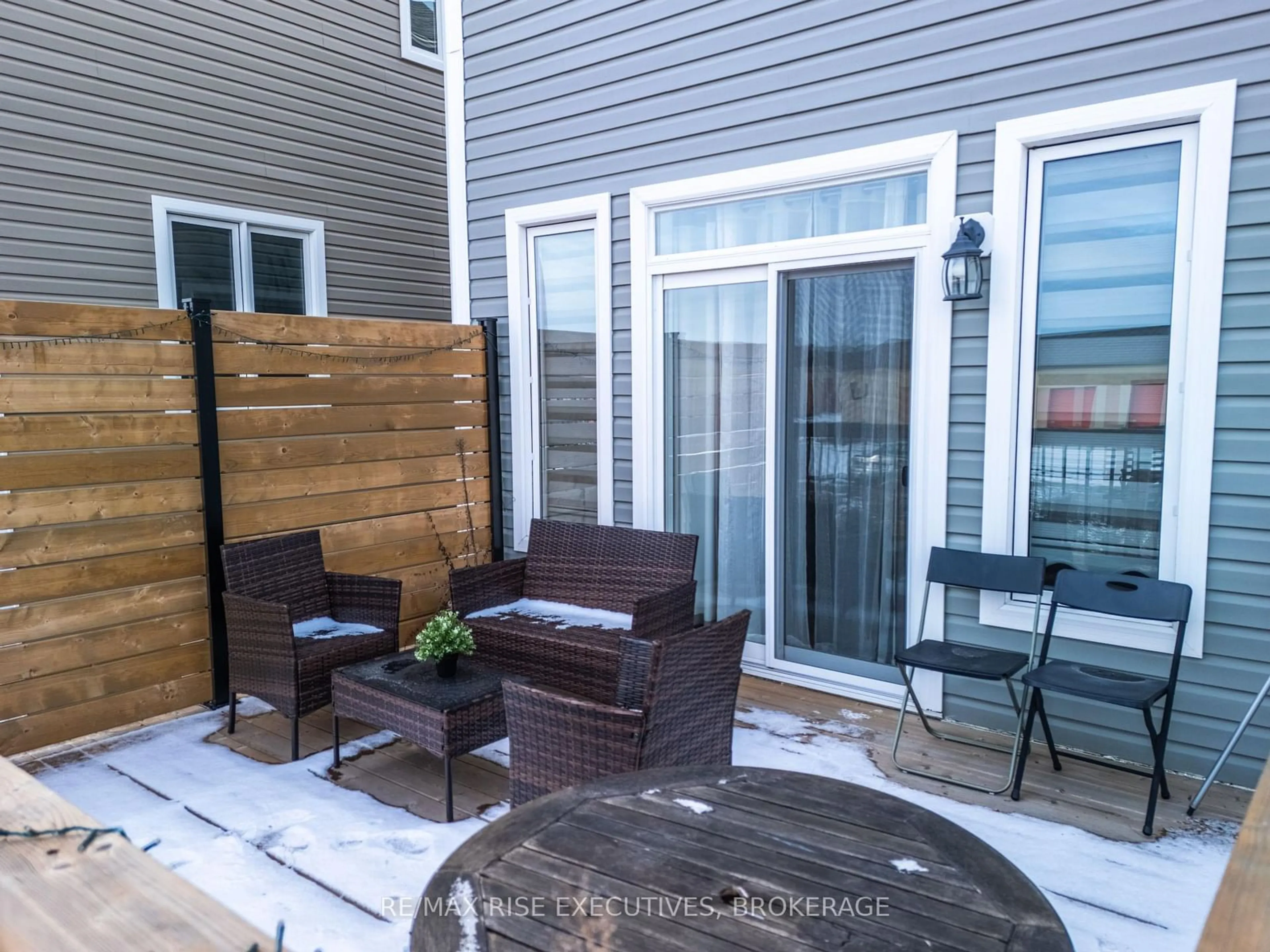 Patio, street for 260 Holden St, Kingston Ontario K7P 0L1