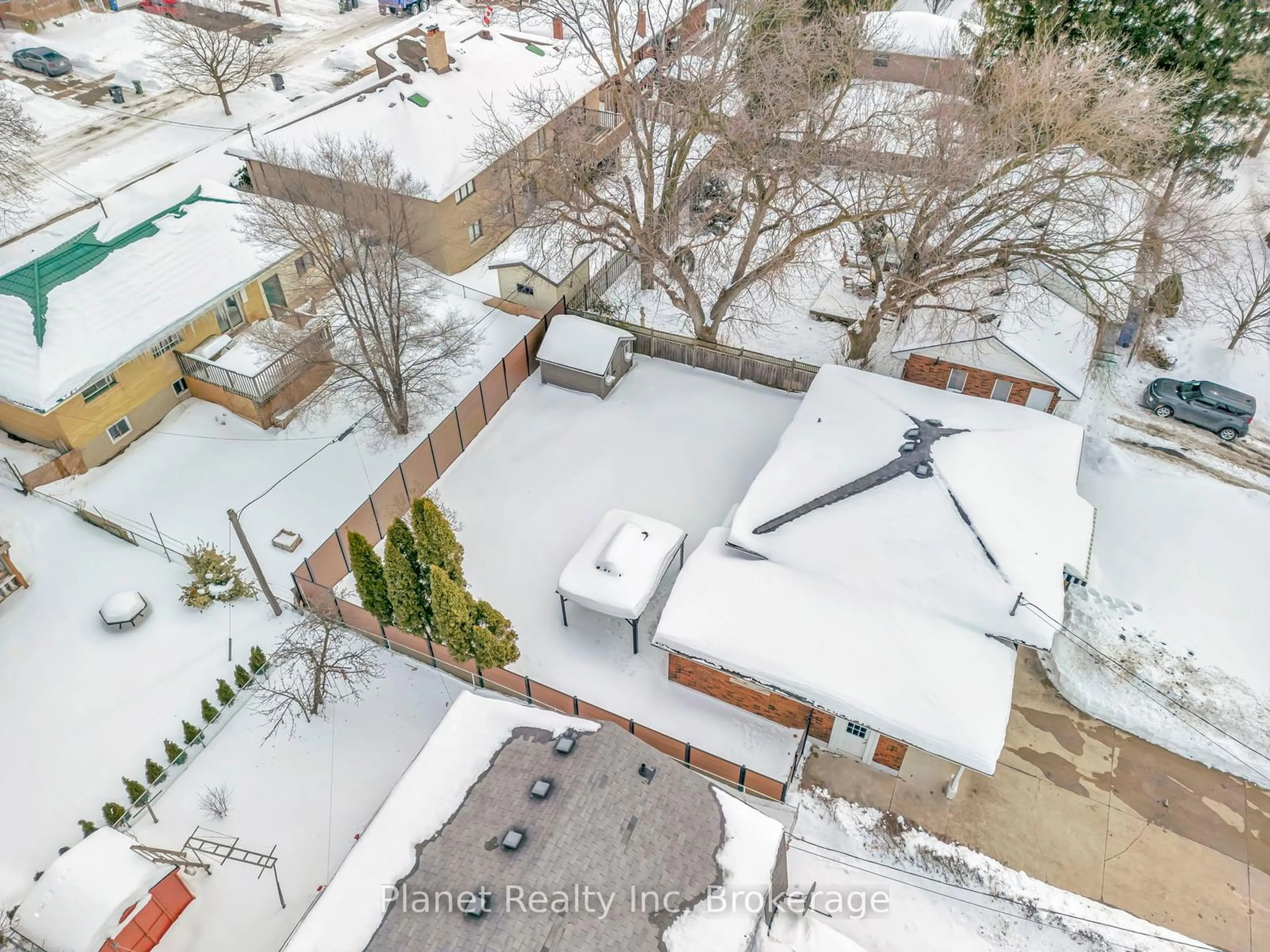 A pic from outside/outdoor area/front of a property/back of a property/a pic from drone, city buildings view from balcony for 47 Silvercreek Pkwy, Guelph Ontario N1H 3T1