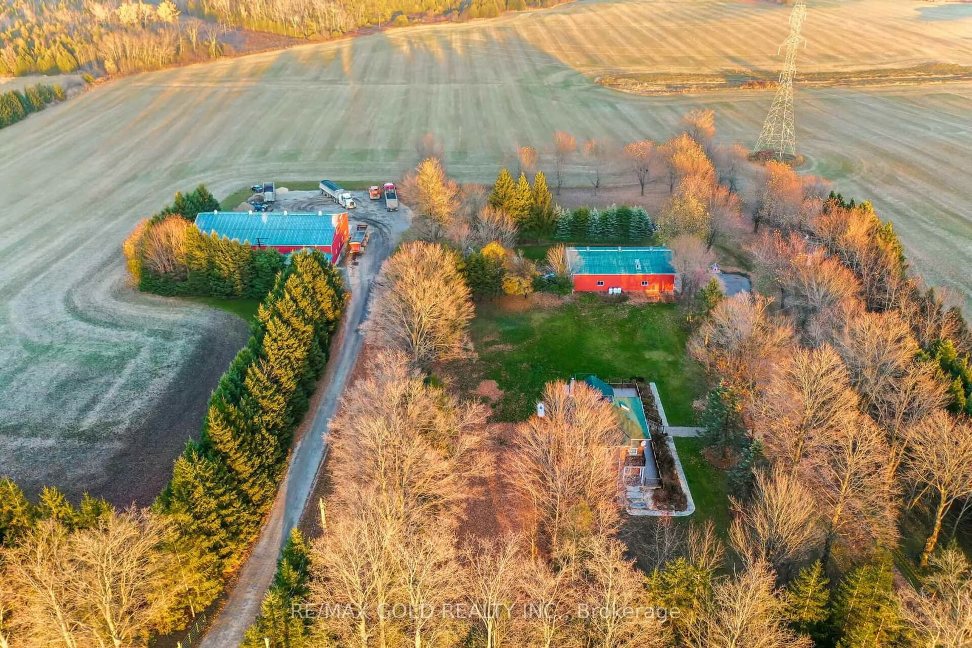 A pic from outside/outdoor area/front of a property/back of a property/a pic from drone, water/lake/river/ocean view for 593475 Blind Line, Mono Ontario L9W 5N1