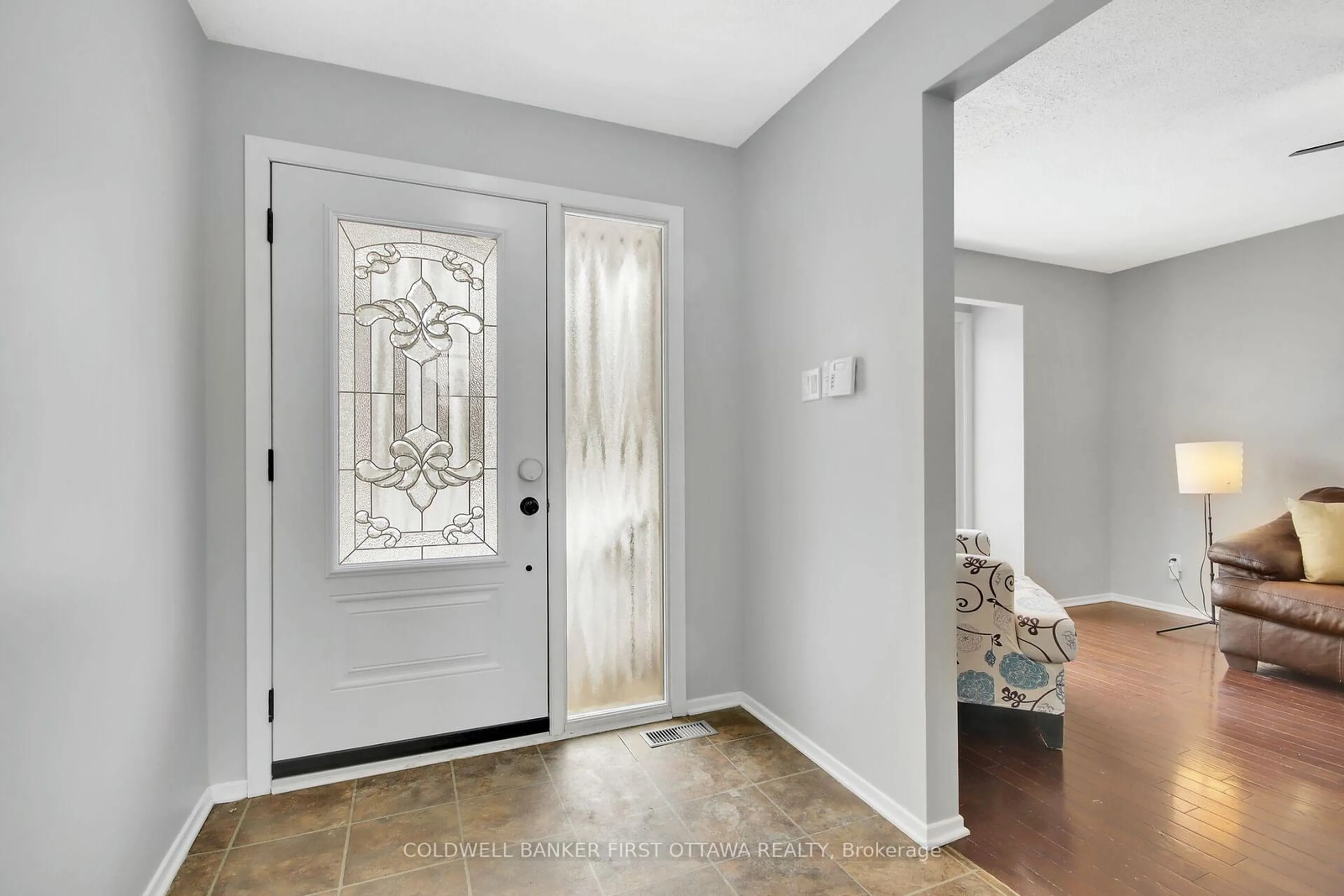 Indoor entryway for 176 Larkin Dr, Barrhaven Ontario K2J 1H9