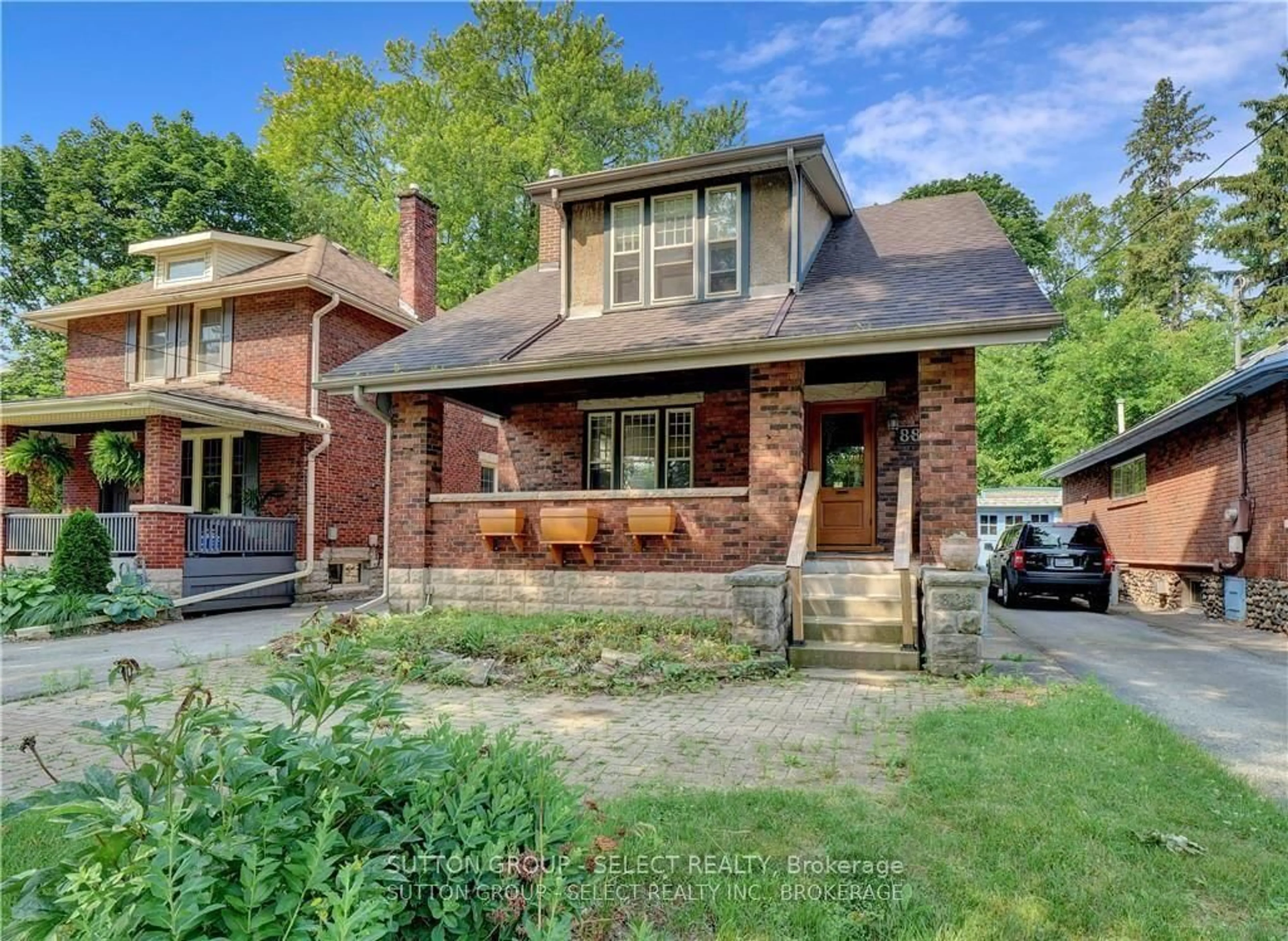 Home with brick exterior material, street for 883 WATERLOO St, London Ontario N6A 3W8