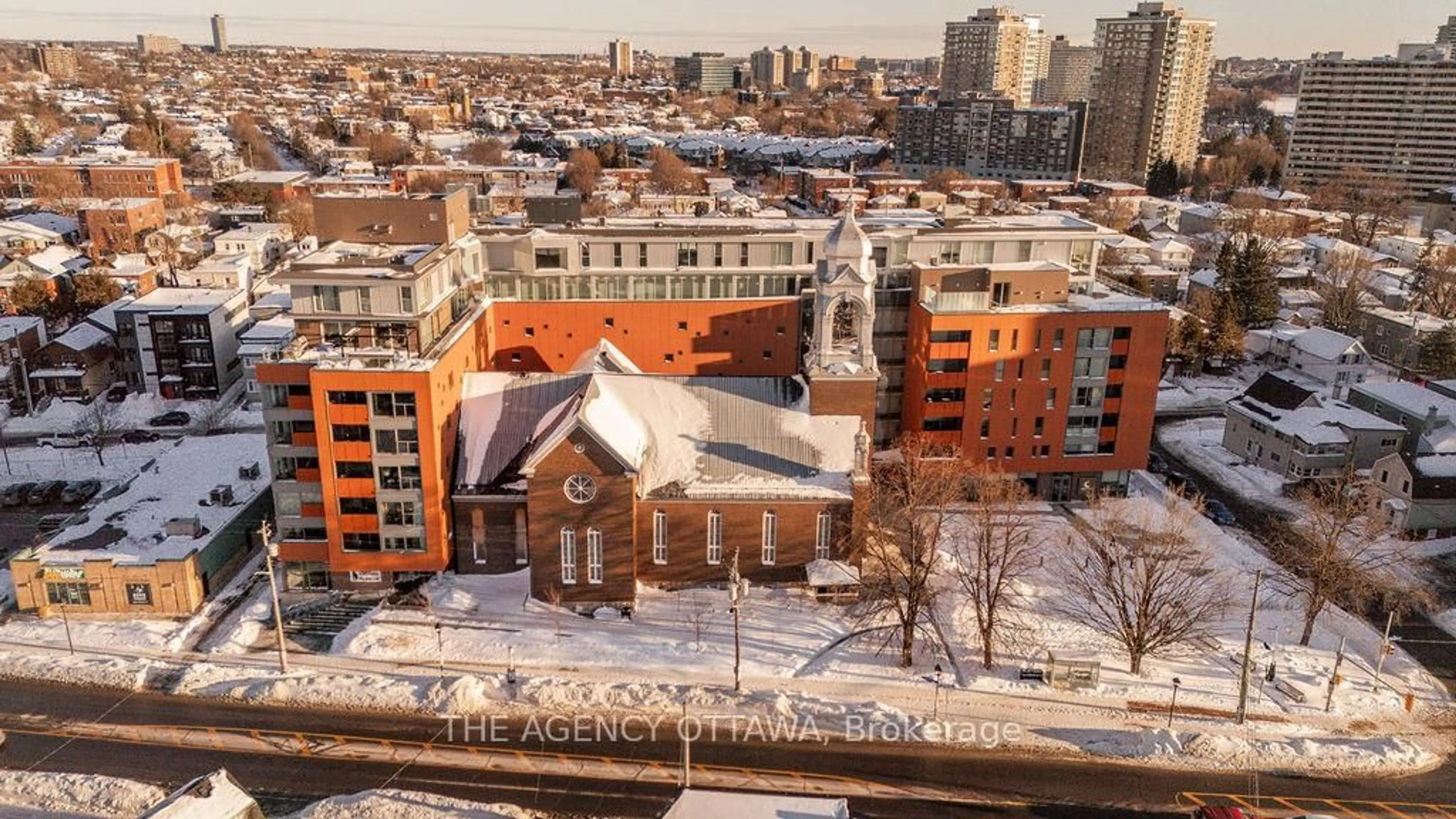 A pic from outside/outdoor area/front of a property/back of a property/a pic from drone, city buildings view from balcony for 135 Barrette St #506, Vanier and Kingsview Park Ontario K1L 7Z9