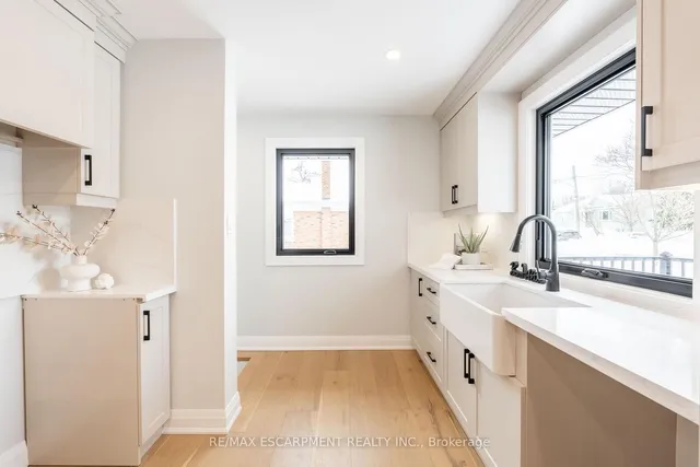 Additional property image - 11 James St