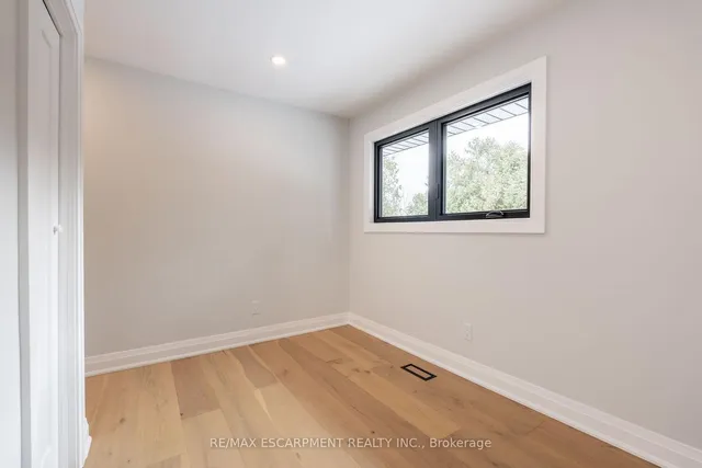 Additional property image - 11 James St