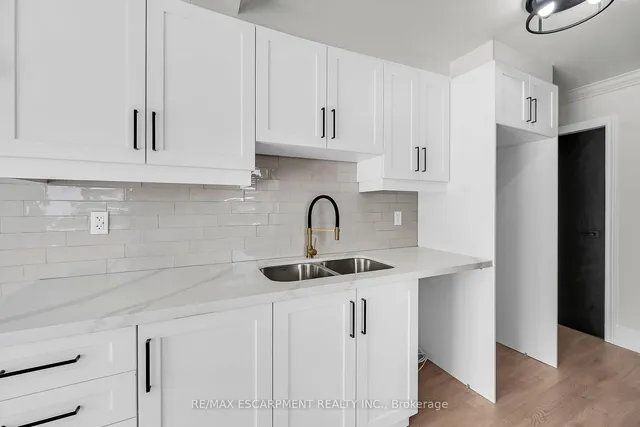 Additional property image - 117 Rosslyn Ave