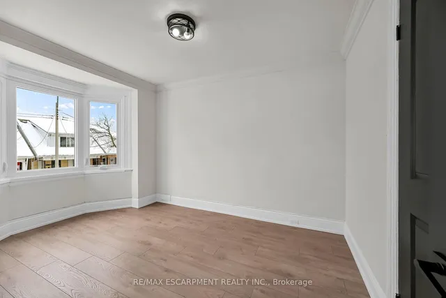 Additional property image - 117 Rosslyn Ave