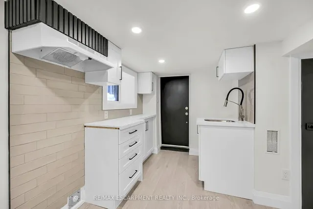 Additional property image - 117 Rosslyn Ave