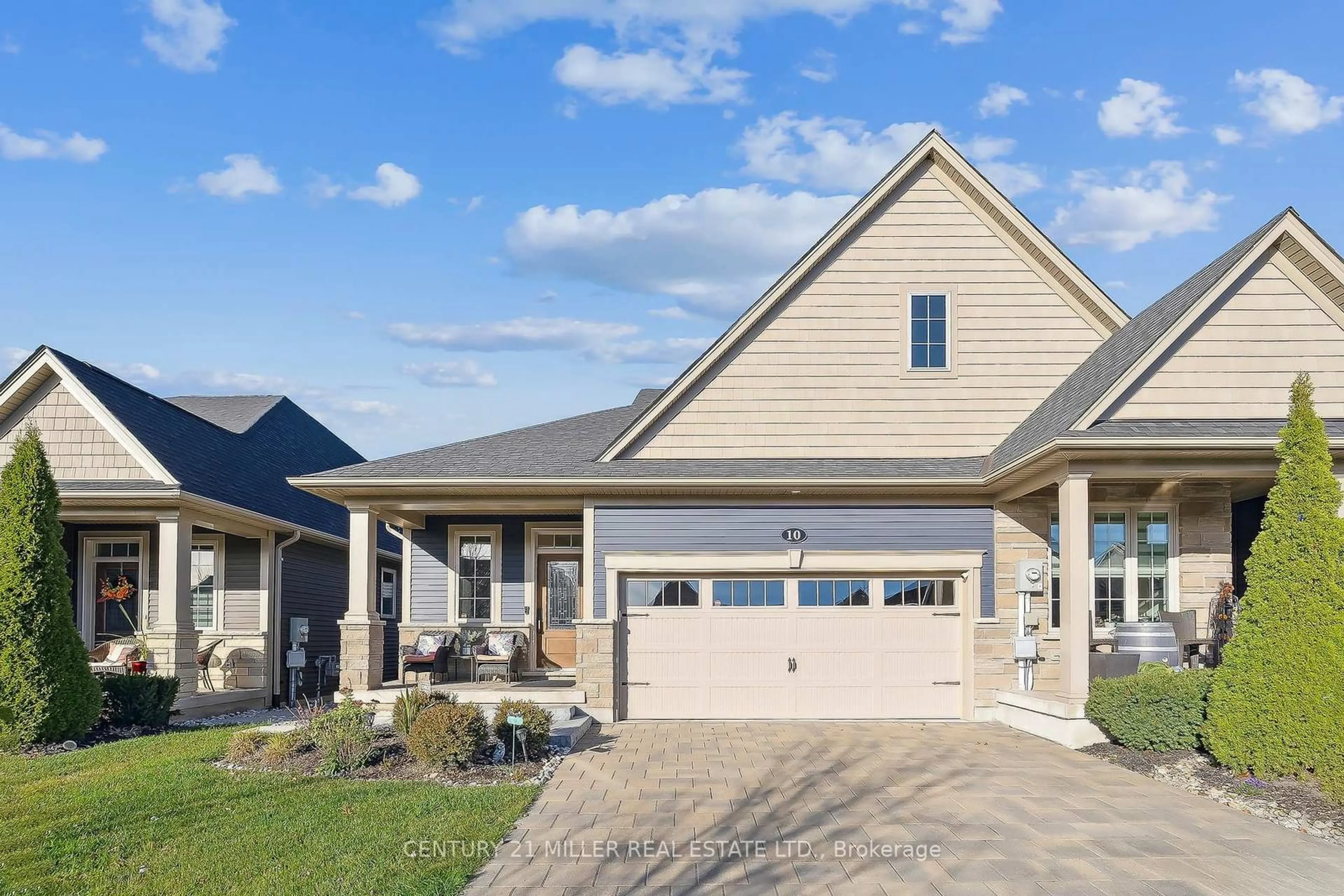 Home with vinyl exterior material, street for 10 Campbell St, Thorold Ontario L2V 0J3