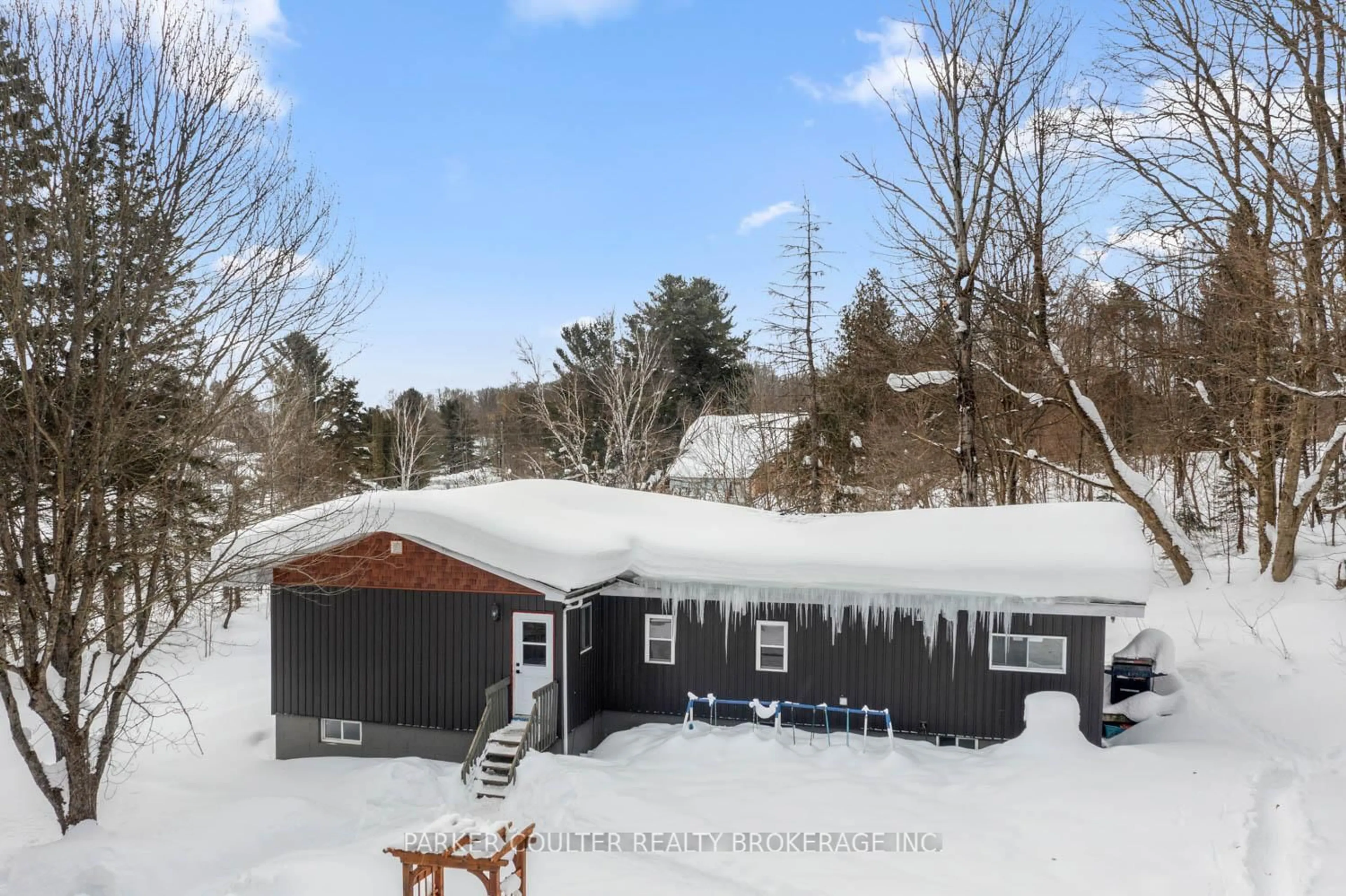A pic from outside/outdoor area/front of a property/back of a property/a pic from drone, mountain view for 211 Horseshoe Lake Rd, Seguin Ontario P2A 2W8