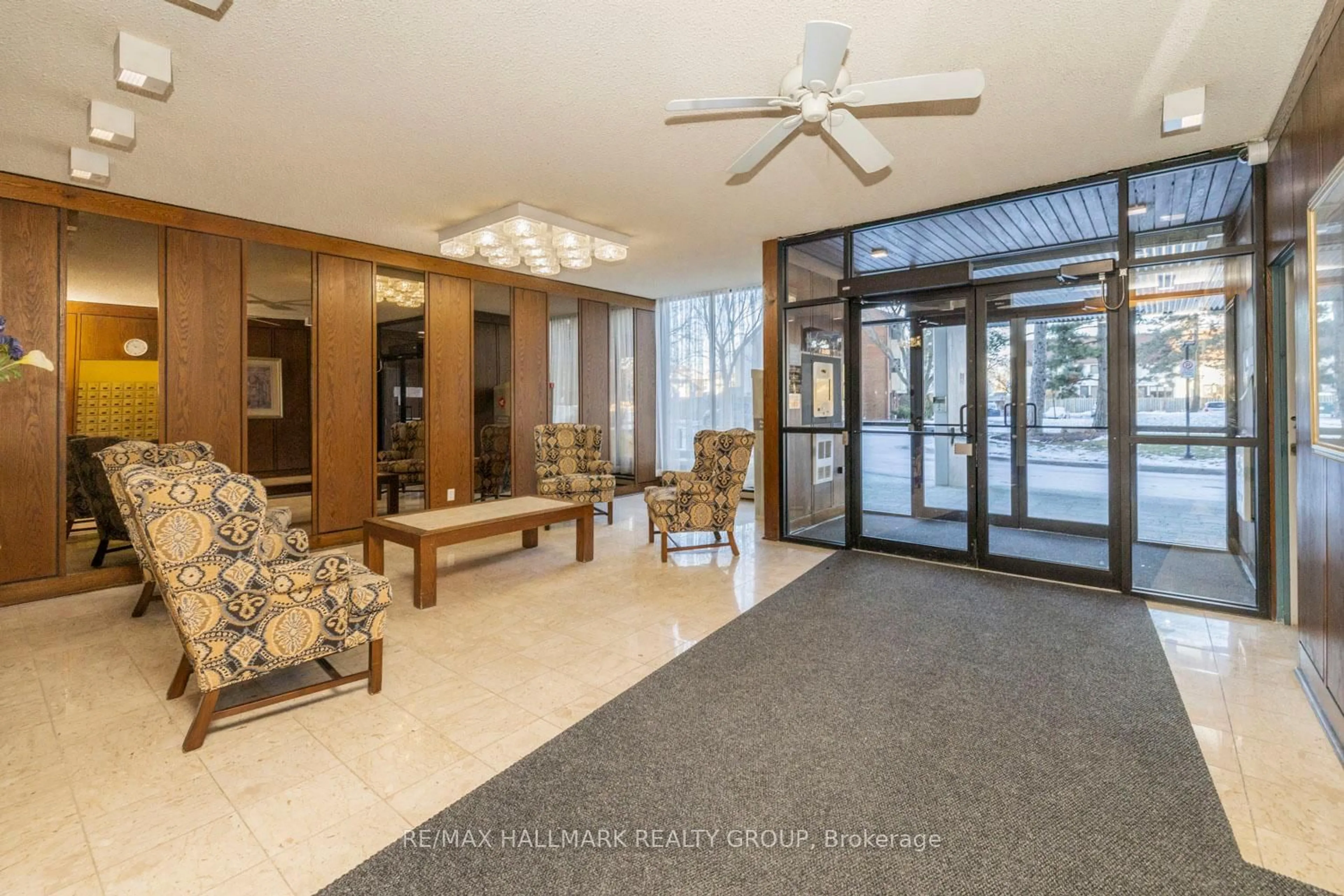 Indoor foyer for 3360 Southgate Rd #2004, Hunt Club - South Keys and Area Ontario K1V 9A6