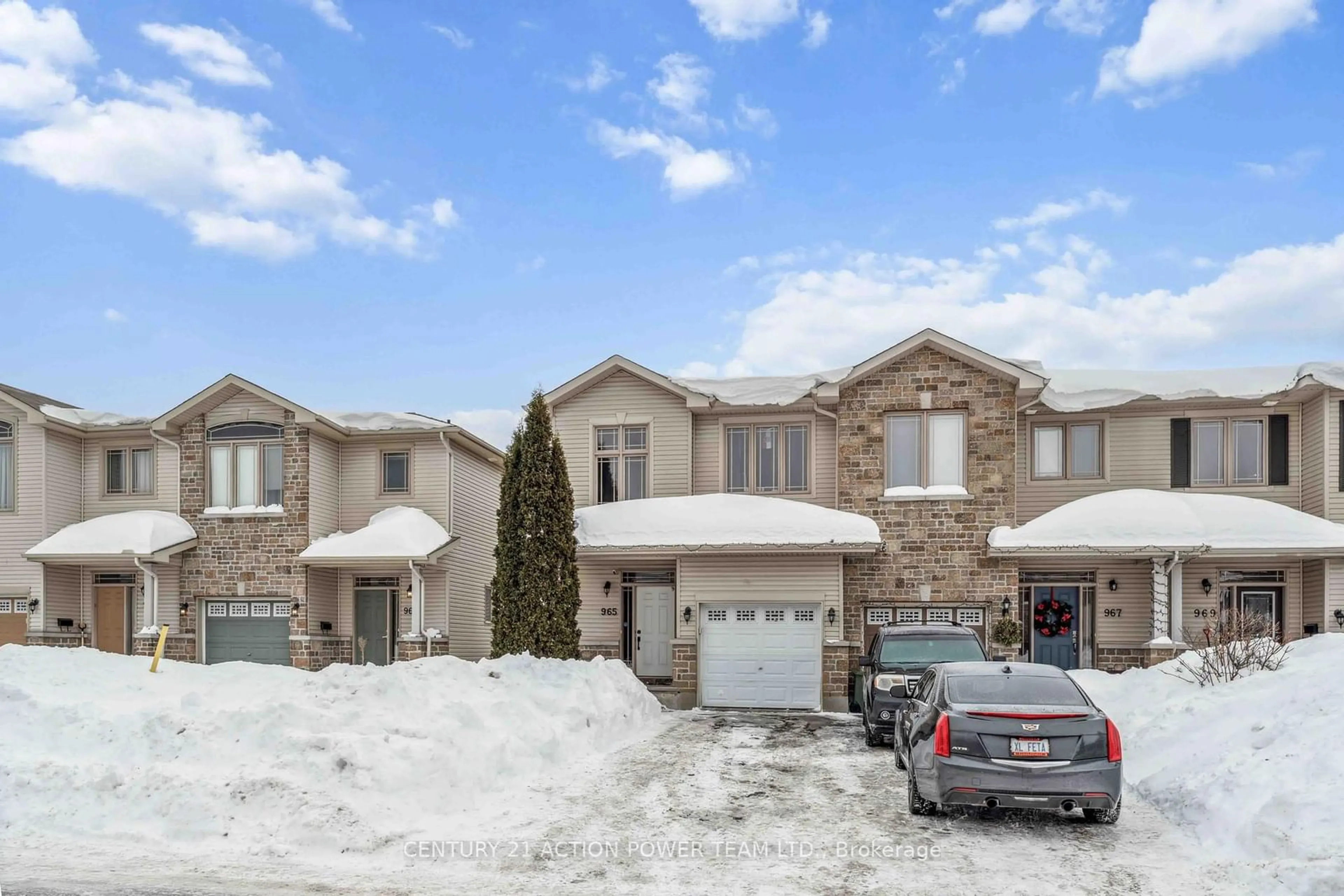 A pic from outside/outdoor area/front of a property/back of a property/a pic from drone, street for 965 Linaria Walk, Orleans - Cumberland and Area Ontario K4A 0H9