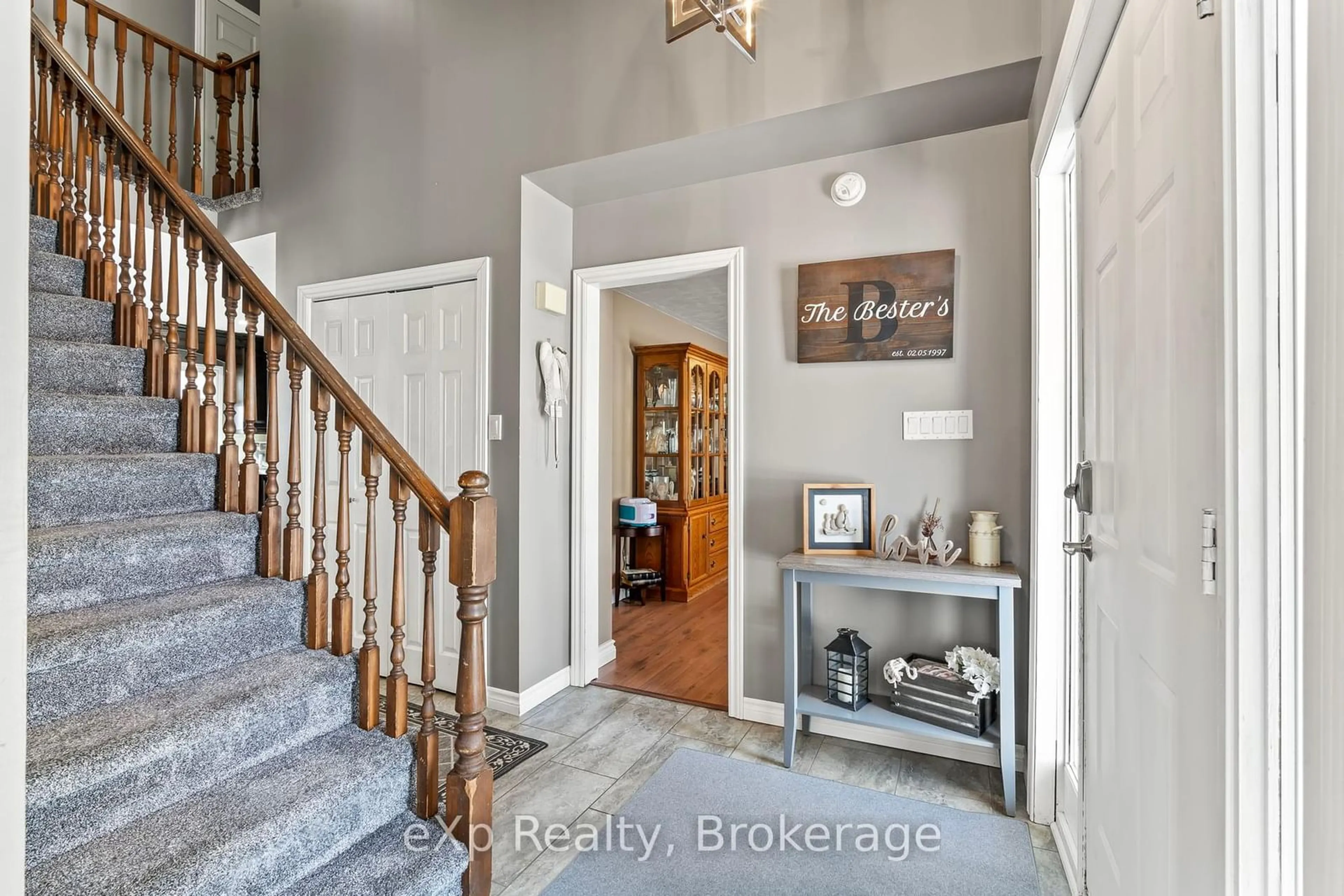 Indoor entryway for 953 Greenock-Brant Line, Brockton Ontario N0G 1J0