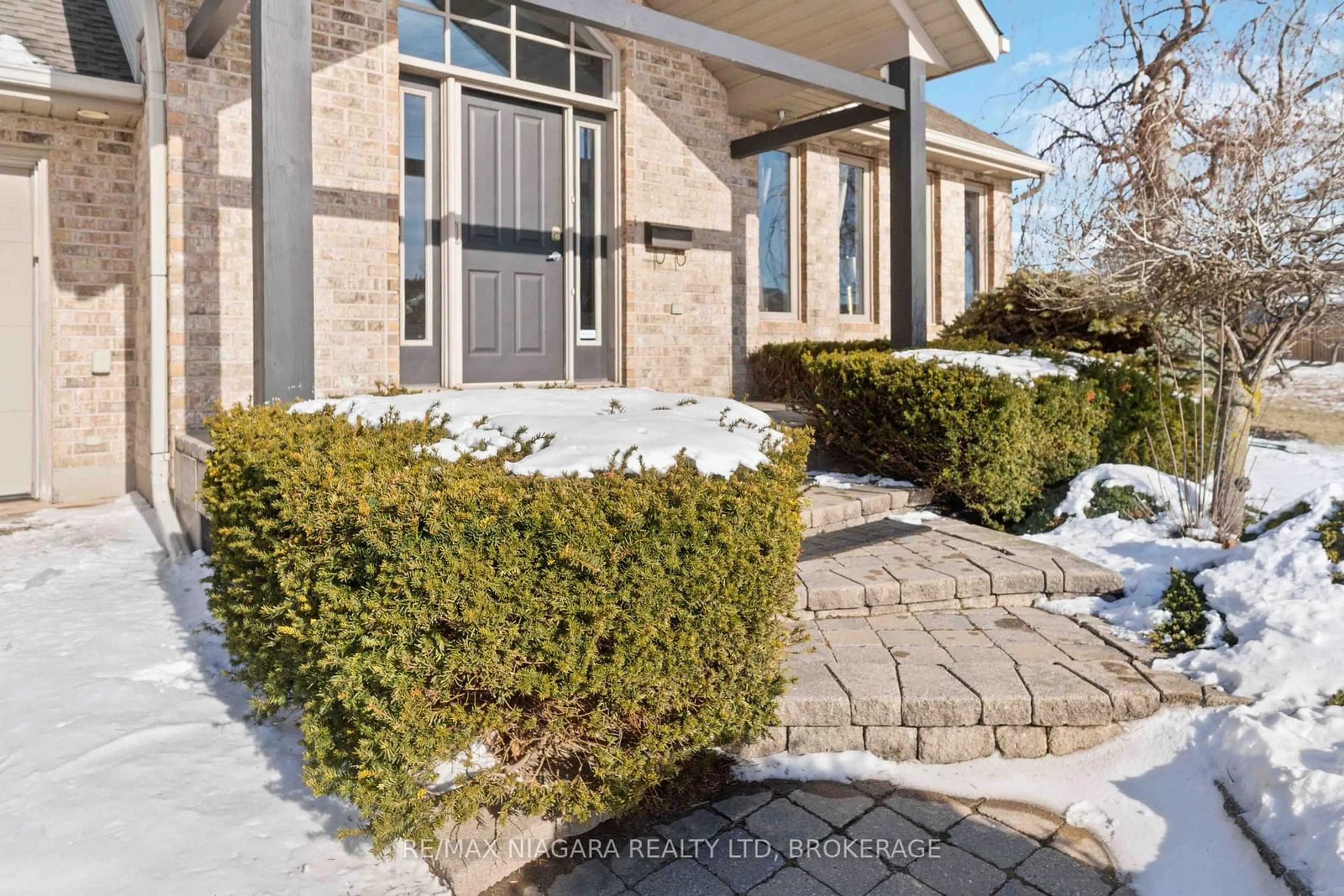 Home with brick exterior material, street for 7771 Alpine Dr, Niagara Falls Ontario L2H 3B5