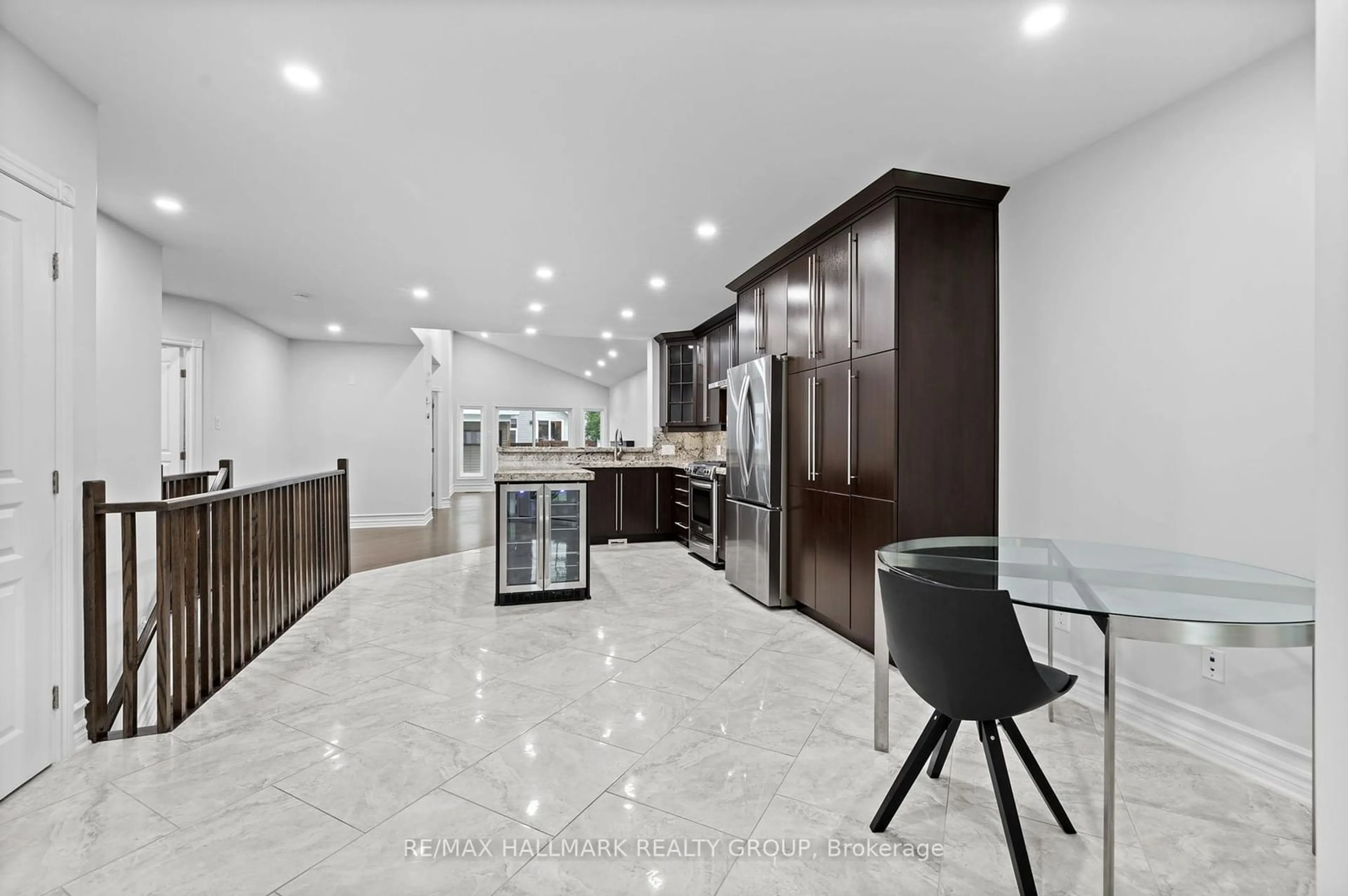 Contemporary kitchen, ceramic/tile floor for 941 Scala Ave, Orleans - Cumberland and Area Ontario K4A 4X6