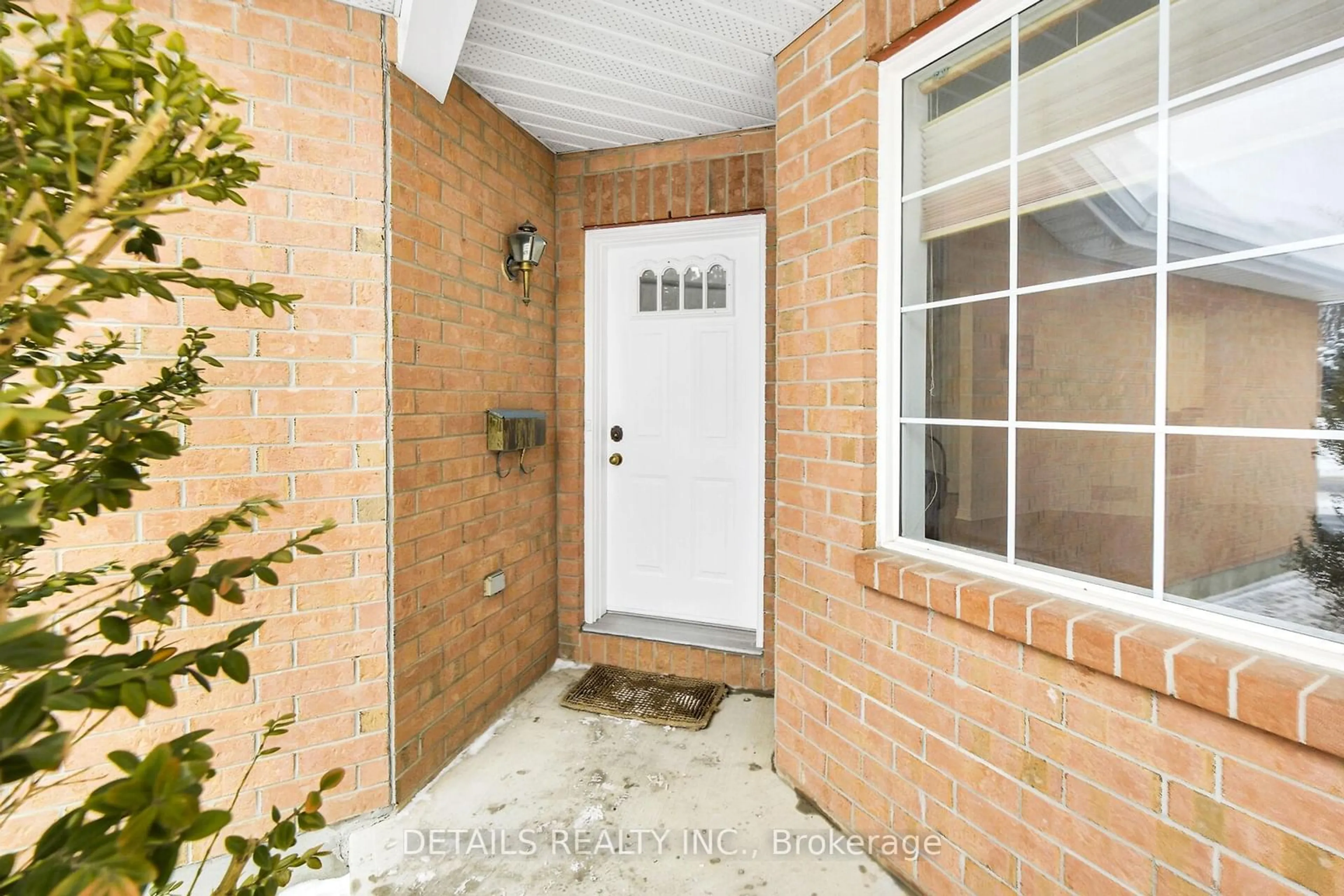 Indoor entryway for 6 SHERRING Cres, Kanata Ontario K2K 2T2