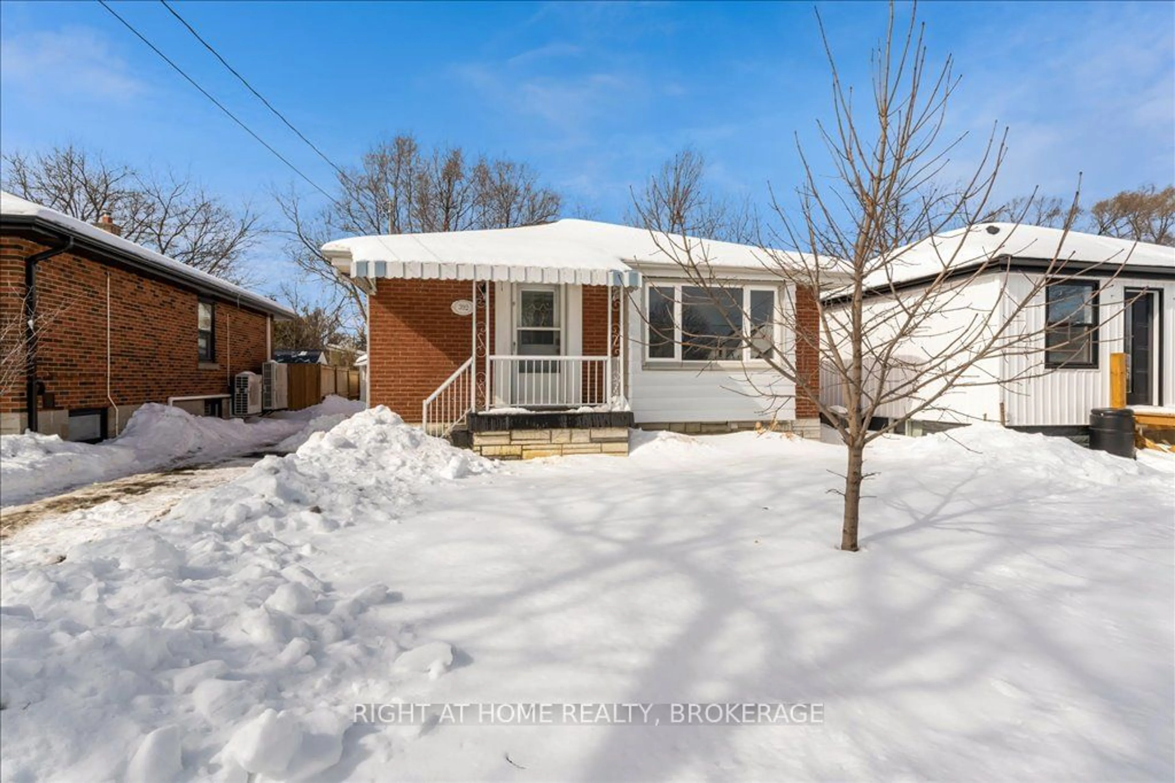 Home with brick exterior material, street for 392 East 43rd St, Hamilton Ontario L8T 3E3