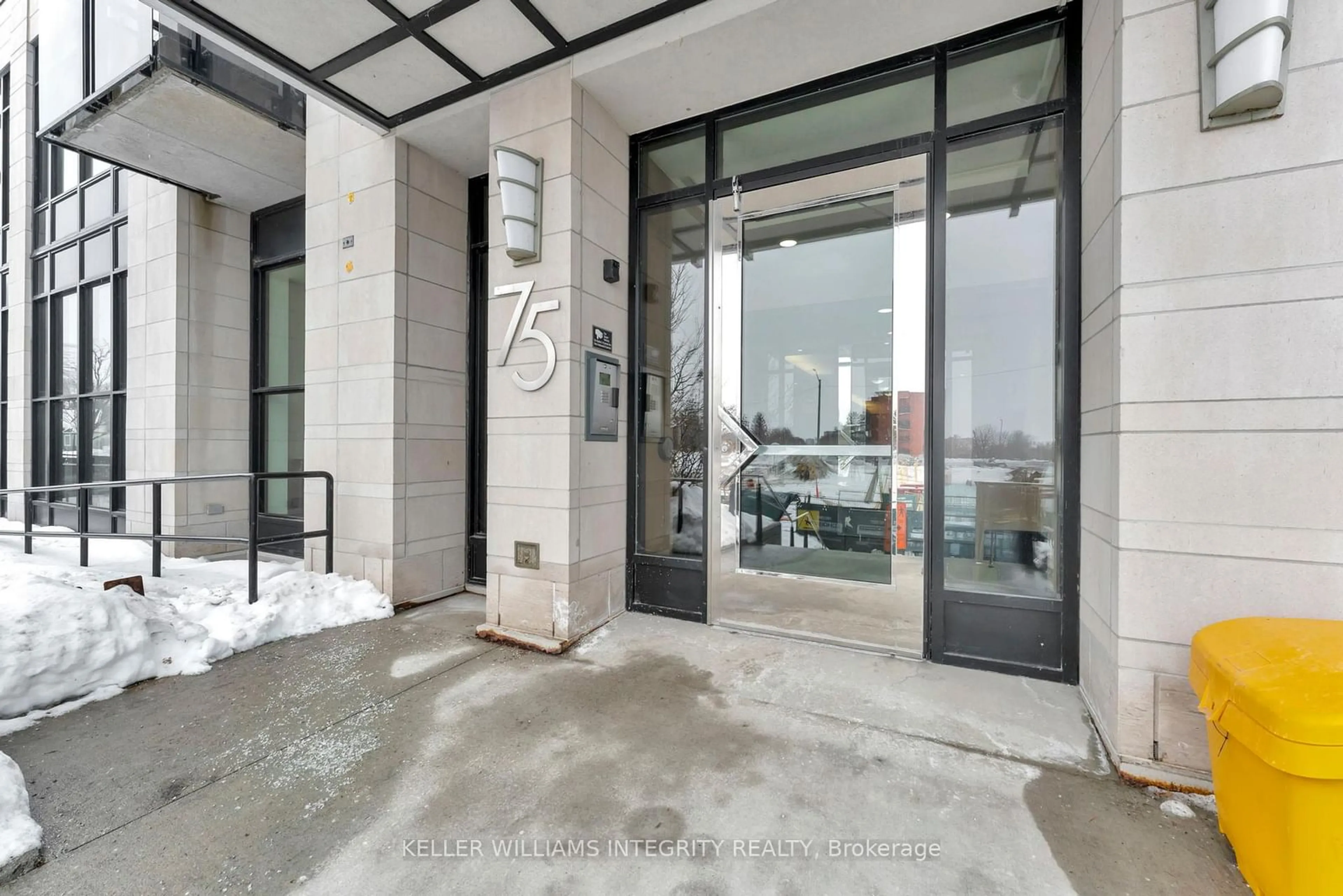 Indoor foyer for 75 Cleary Ave #1003, Carlingwood - Westboro and Area Ontario K2A 1R8