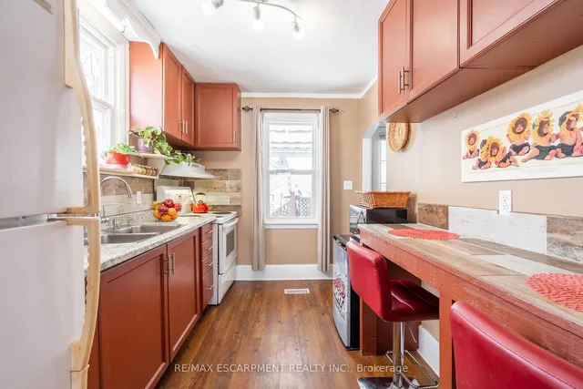 Additional property image - 119 East 17th St