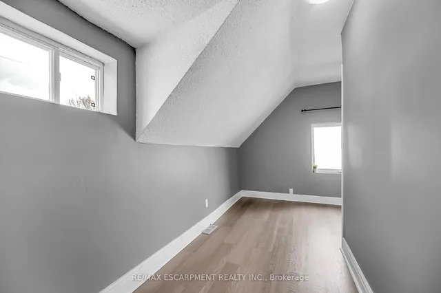 Additional property image - 20 Mayflower Ave