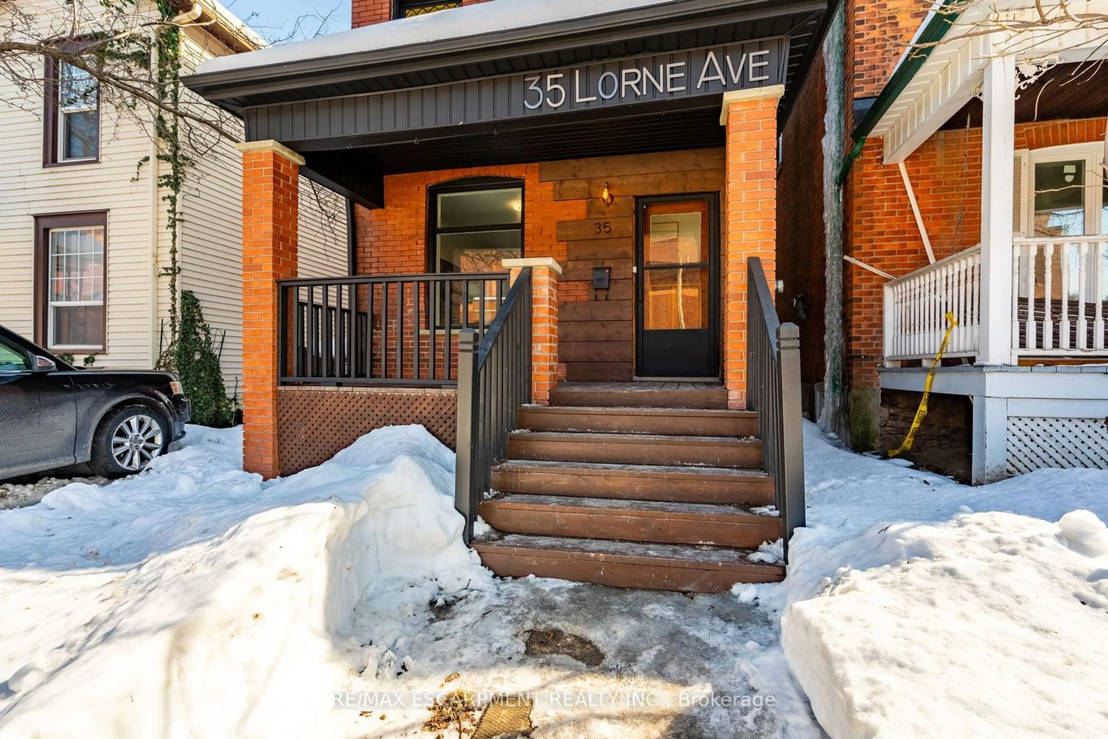 Unknown for 35 Lorne Ave, Hamilton Ontario L8M 2X5