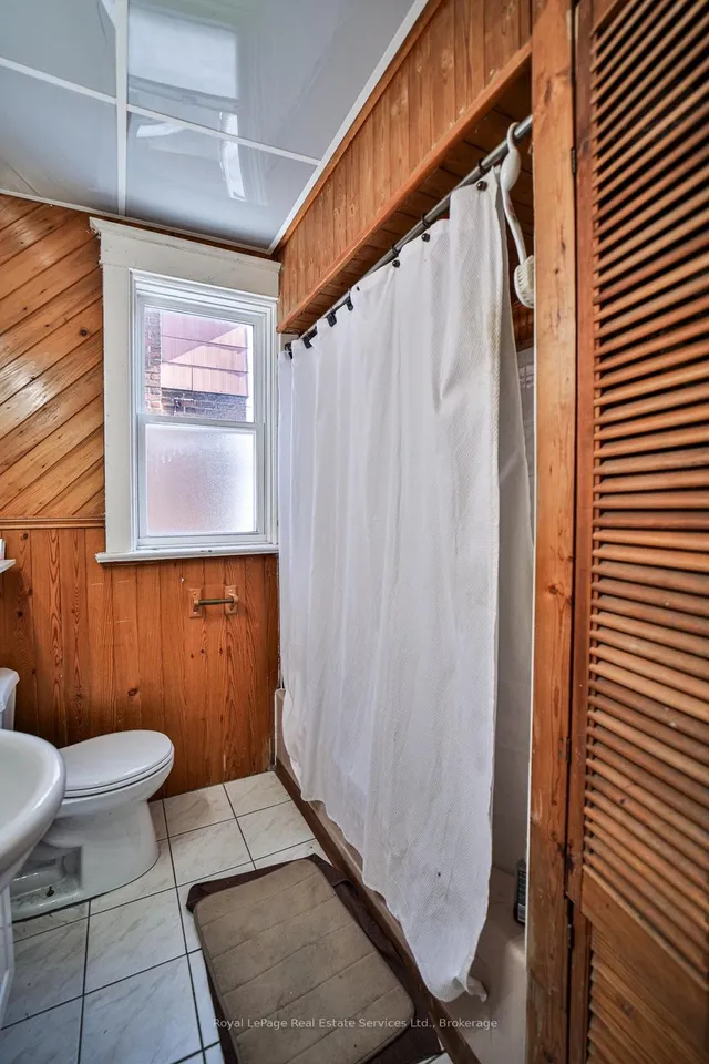 Additional property image - 1105 King St