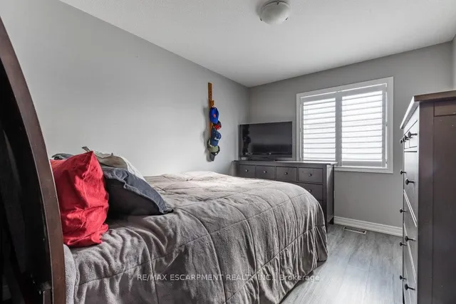 Additional property image - 74 Edenrock Dr